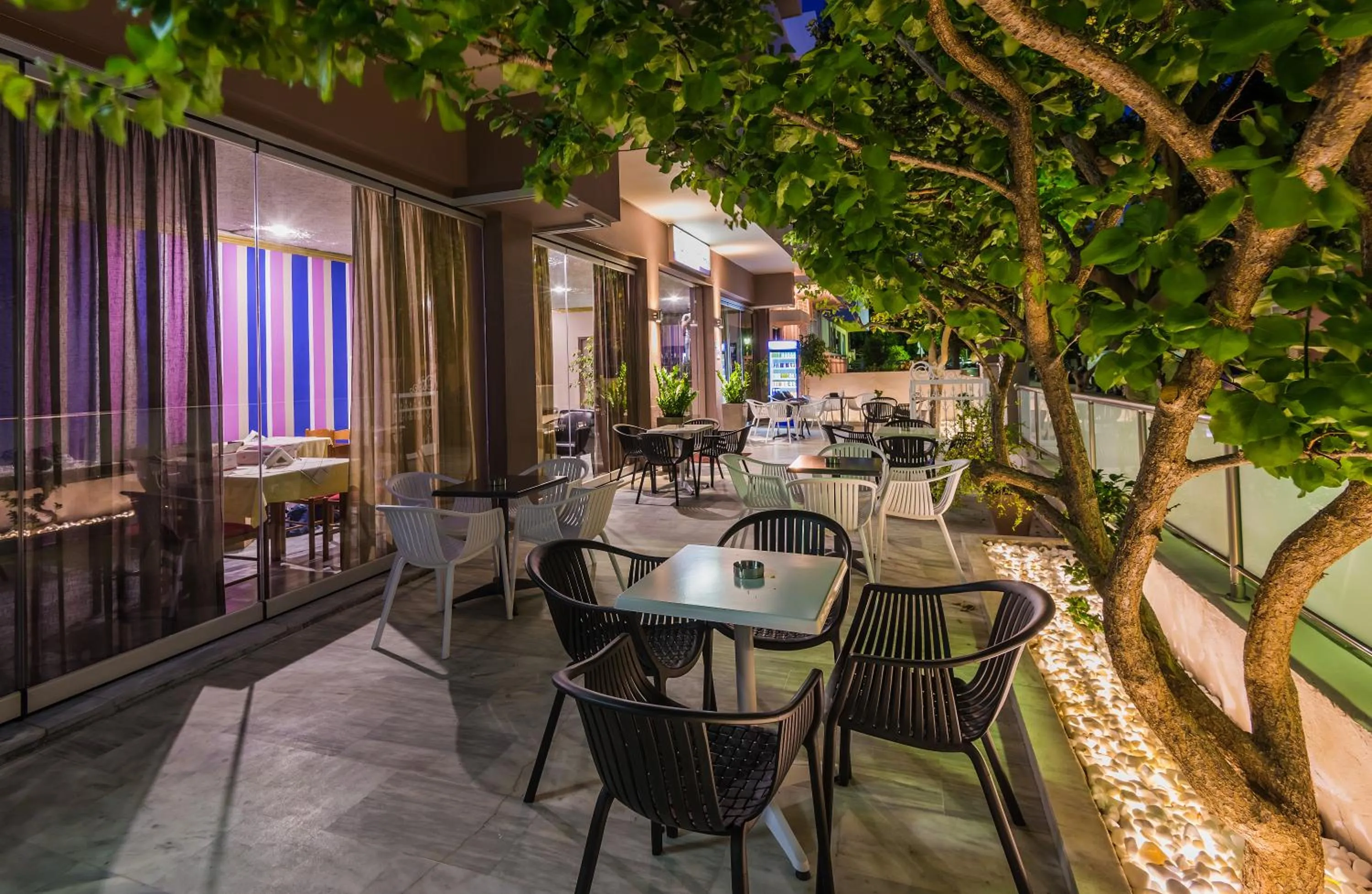 Garden in Olympia Hotel