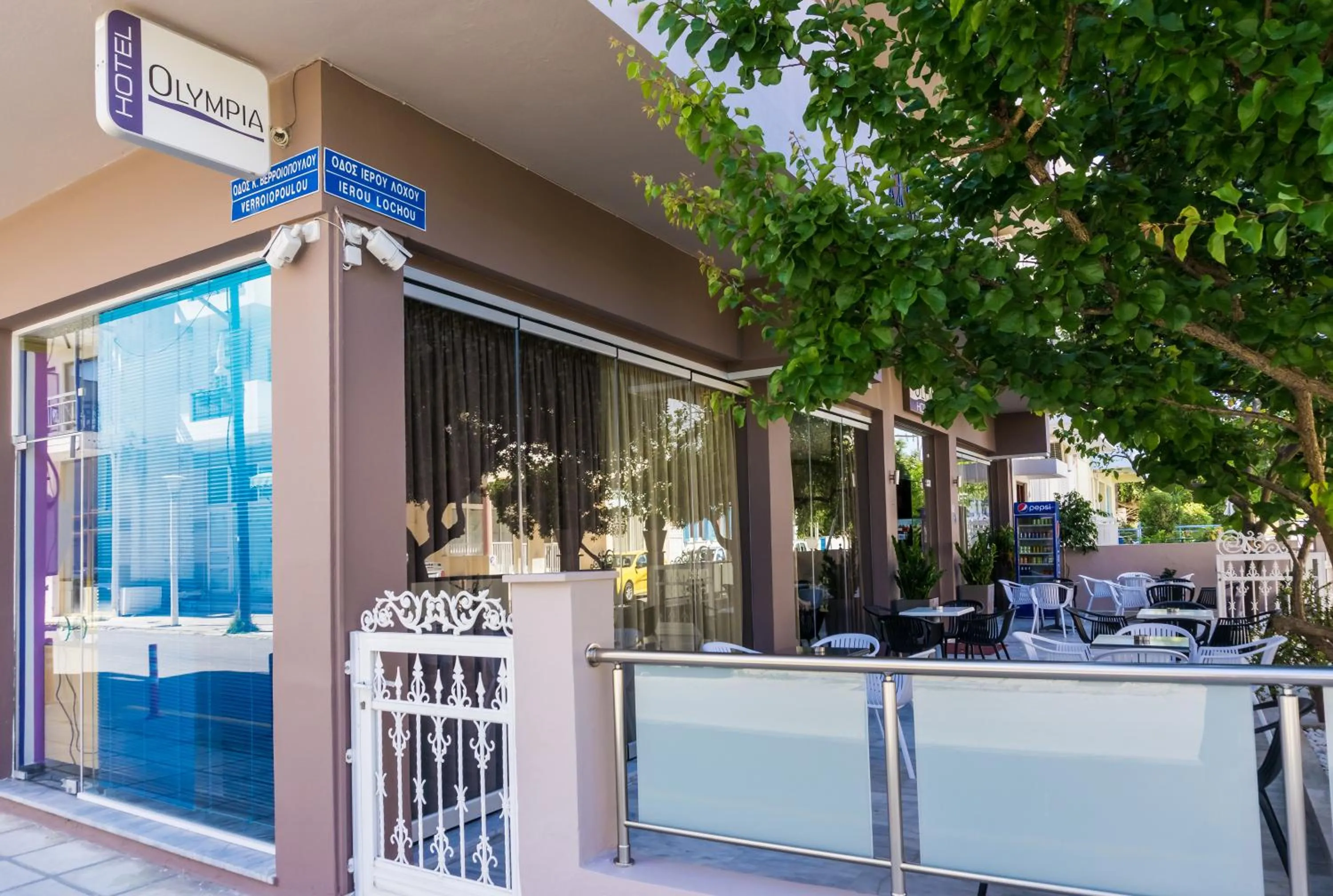 Patio in Olympia Hotel