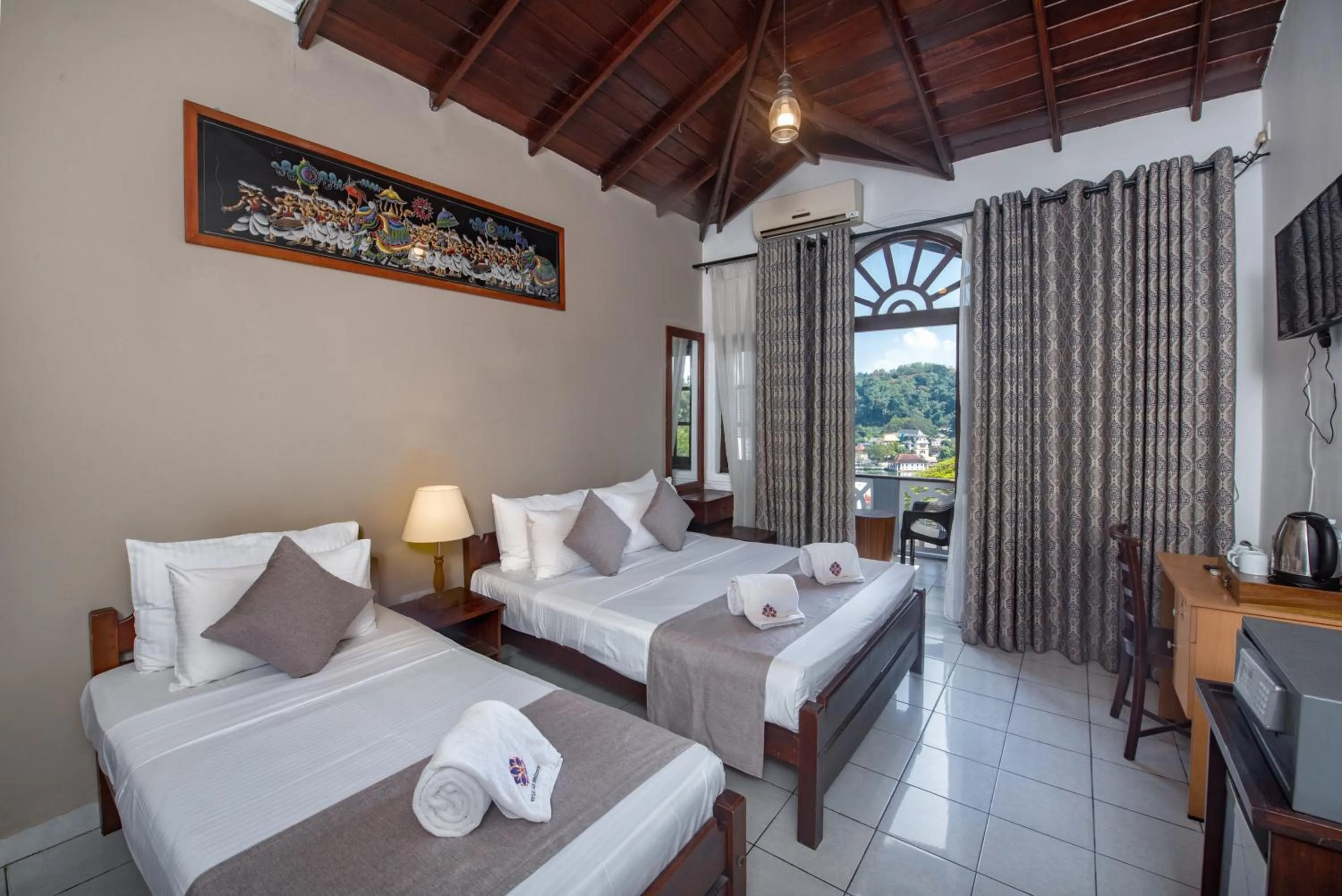 Photo of the whole room, Bed in Ceyloni Lake Residency