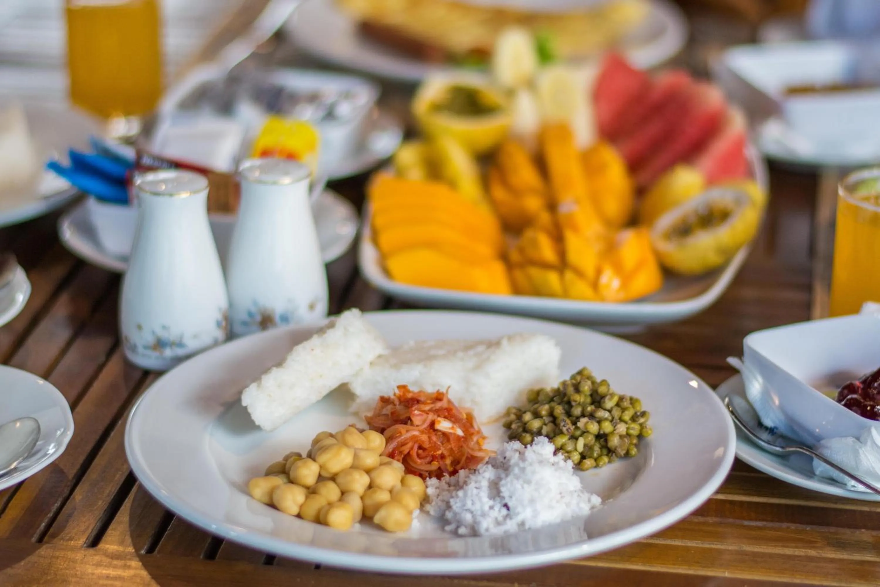 Breakfast in Ceyloni Lake Residency