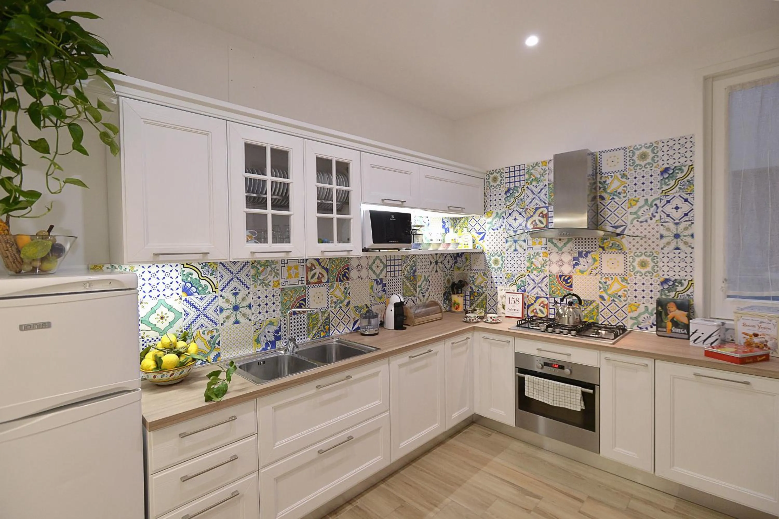Kitchen or kitchenette in La Kenzia Casa Vacanze