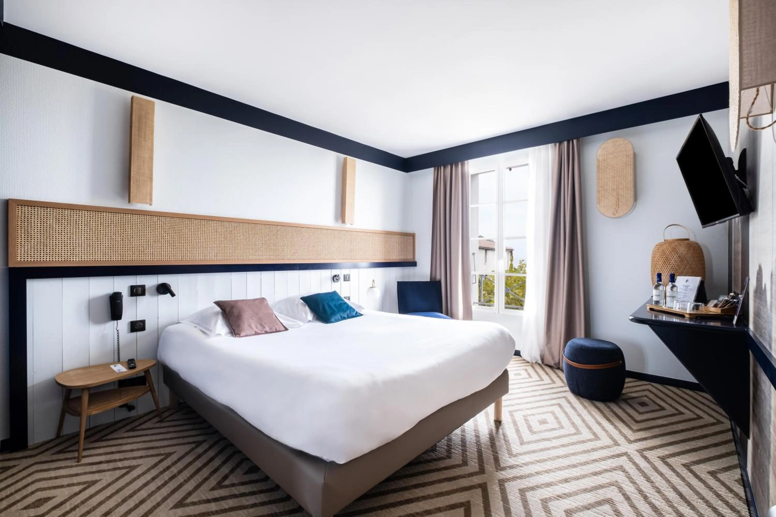 Bed in Hôtel Le Français