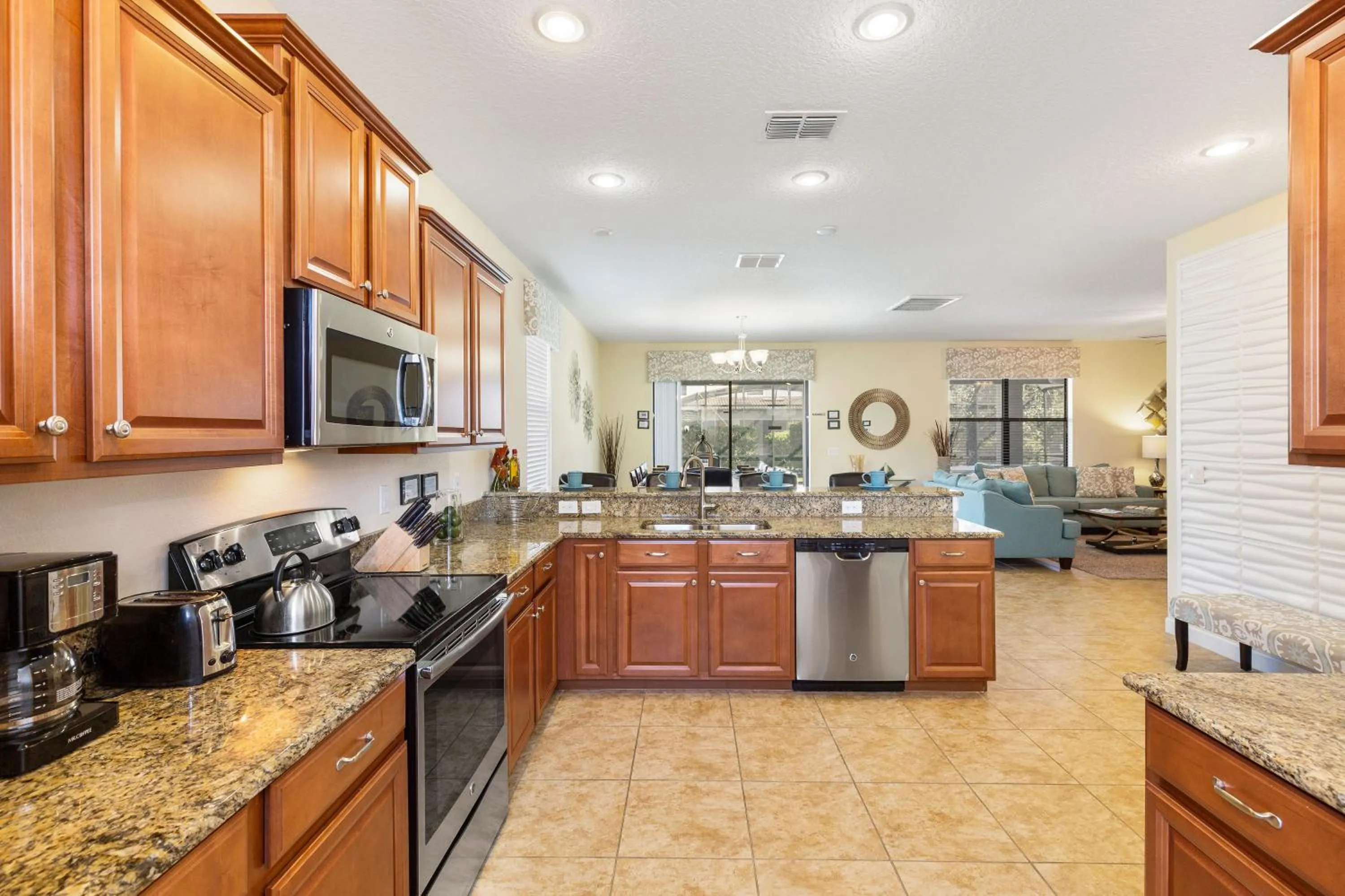 Coffee/tea facilities in Moonlight Ridge - 5 bed ChampionsGate Resort pool home
