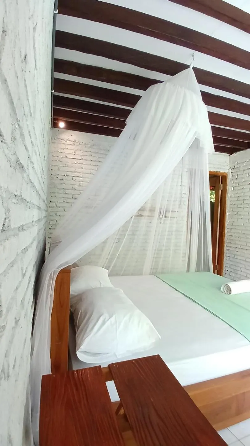 Bed in Jungle House - surf & stay