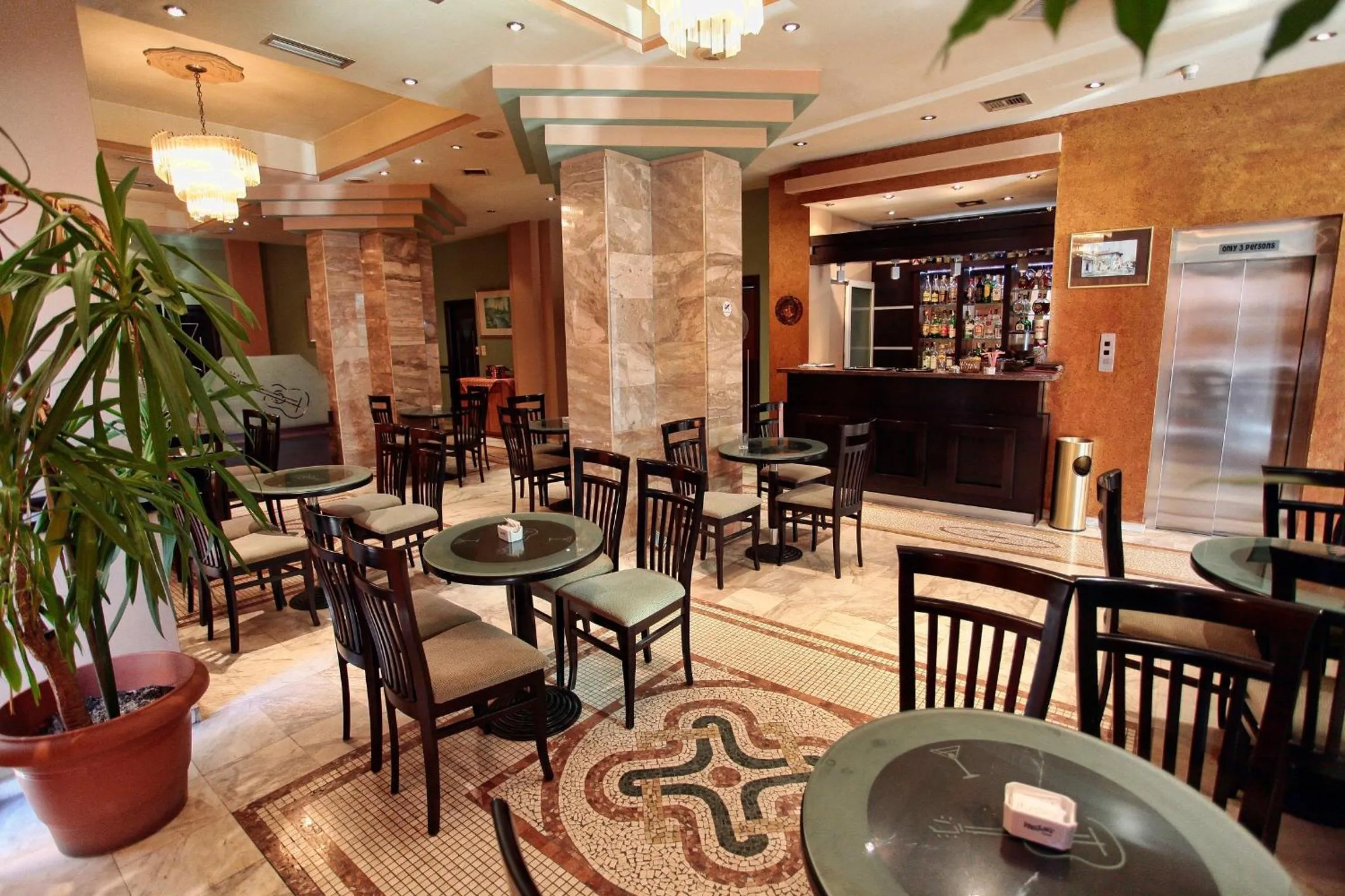 Lounge or bar in Hotel Regency