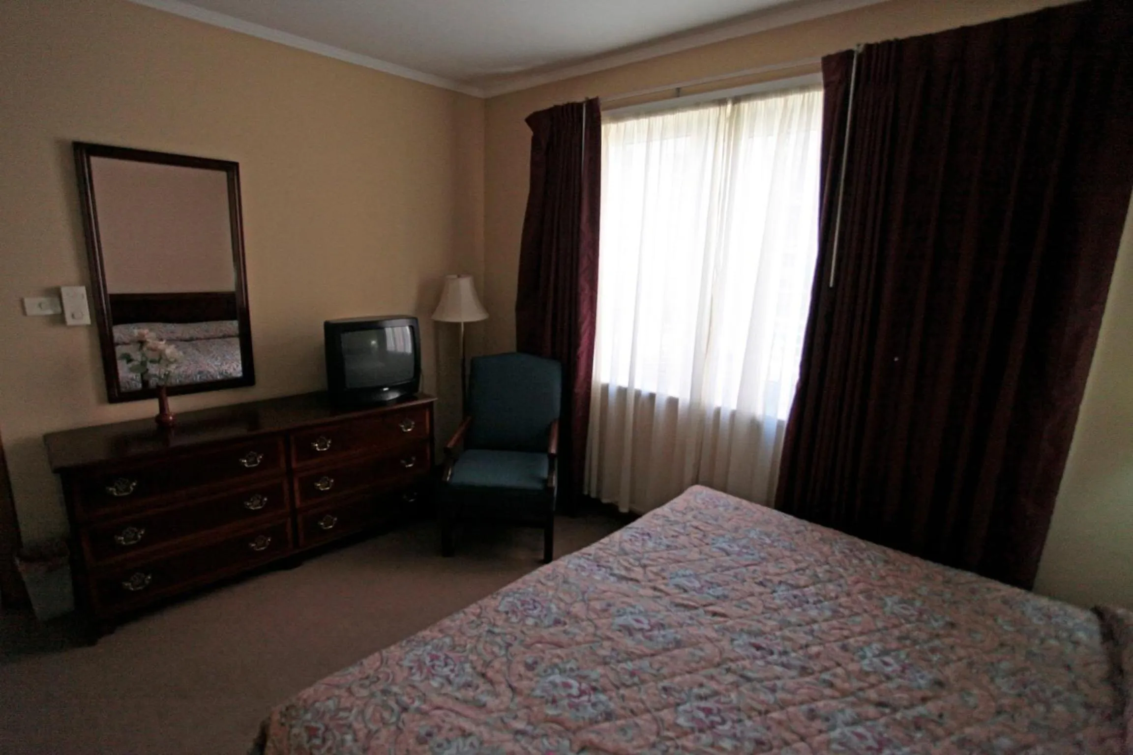 Bedroom, Bed in Hotel Regency