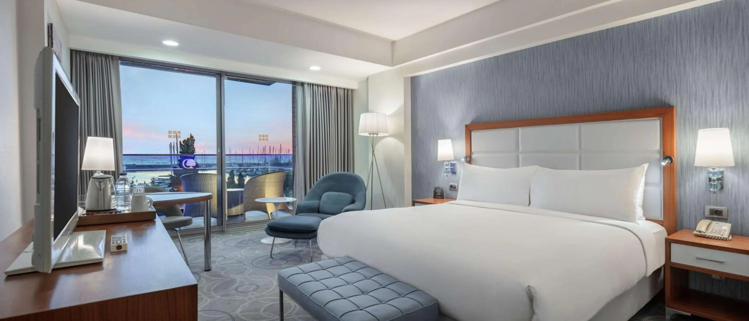 Bedroom, Bed in DoubleTree by Hilton Kusadasi