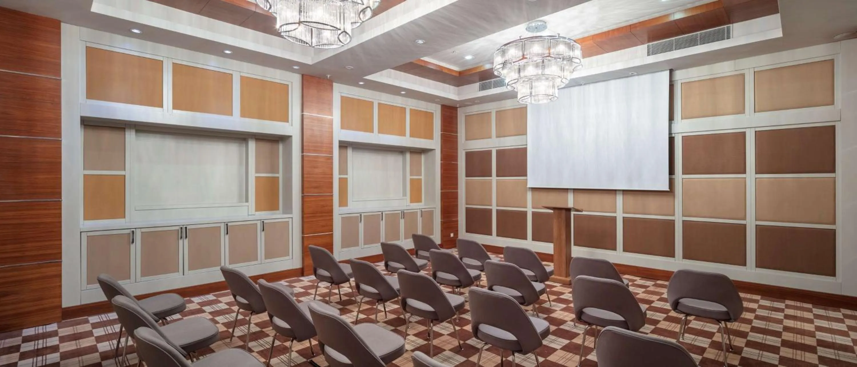 Meeting/conference room, Bed in DoubleTree by Hilton Kusadasi