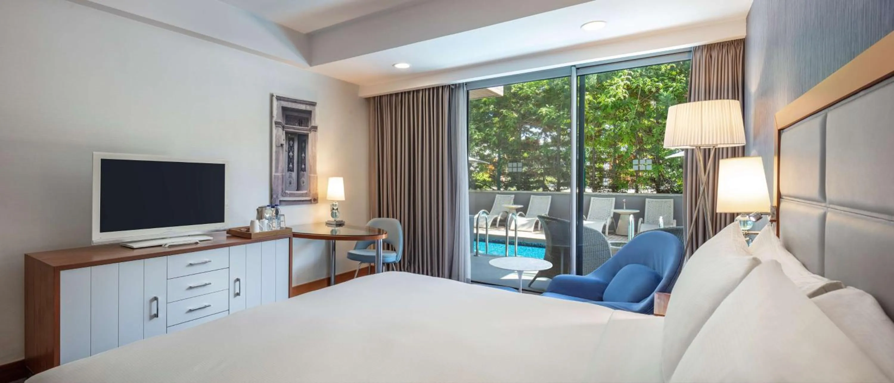 Bedroom, Bed in DoubleTree by Hilton Kusadasi