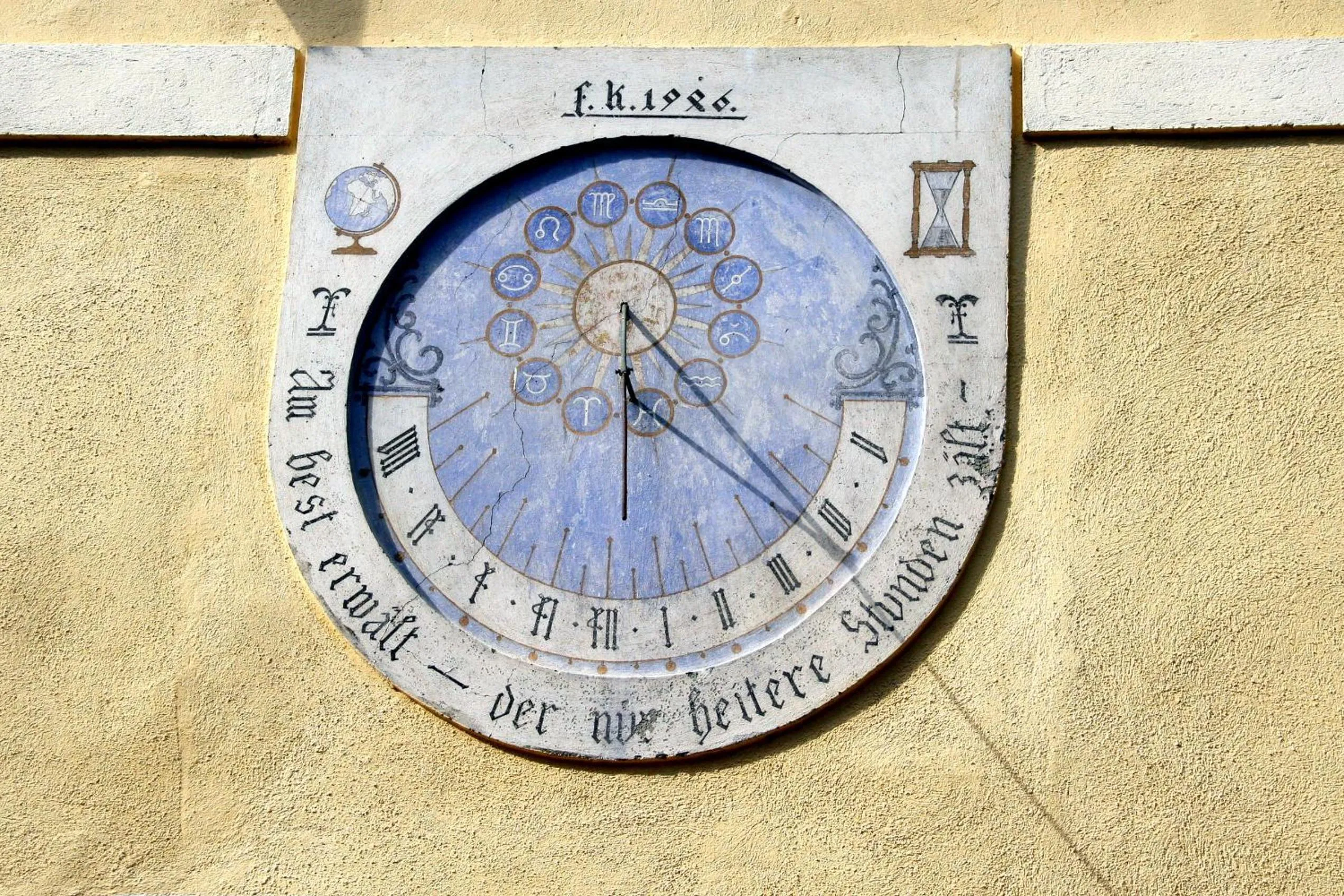 Facade/entrance in Landhotel Pacher