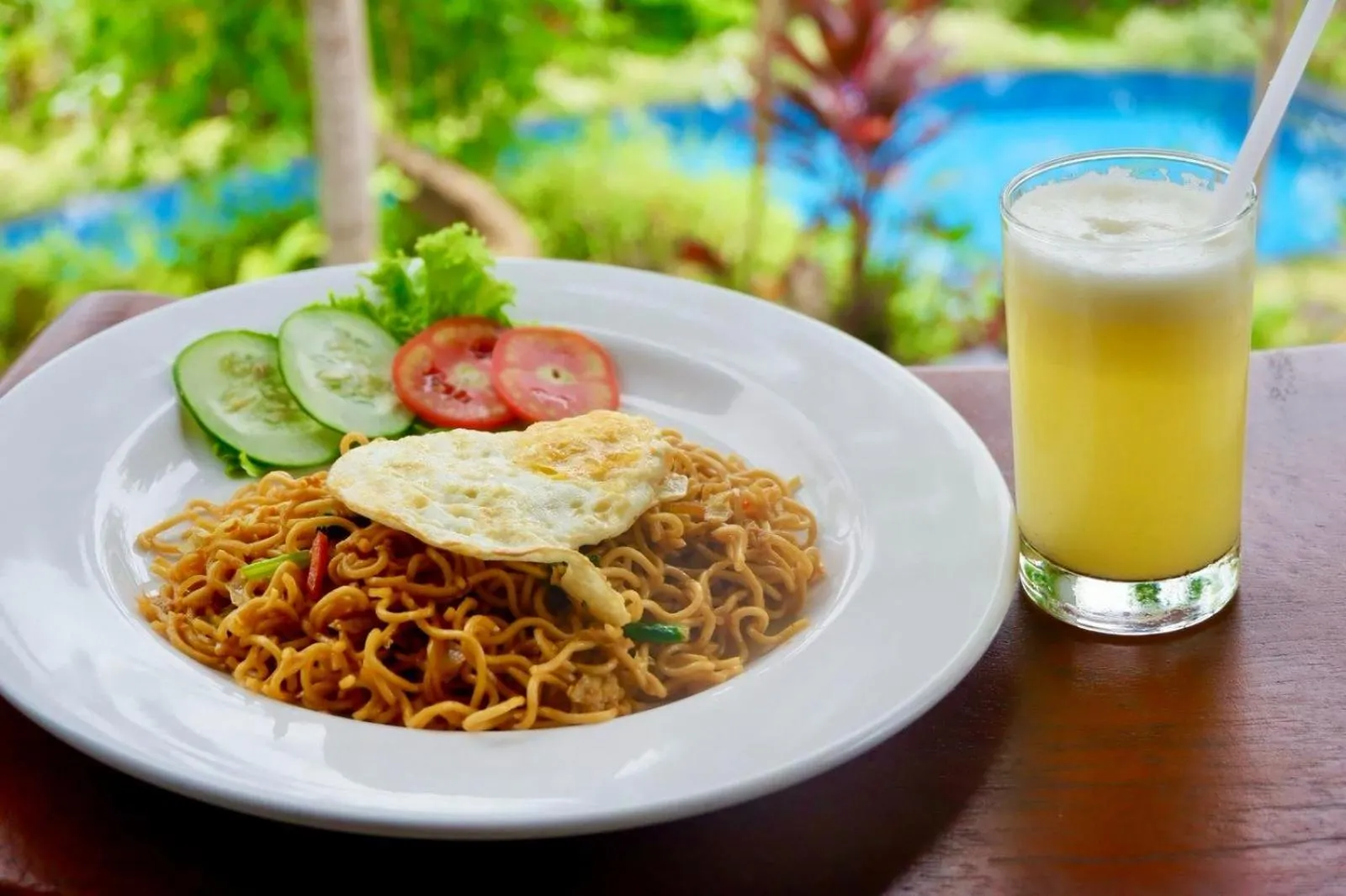 Food and drinks in Arya Resort Nusa Penida