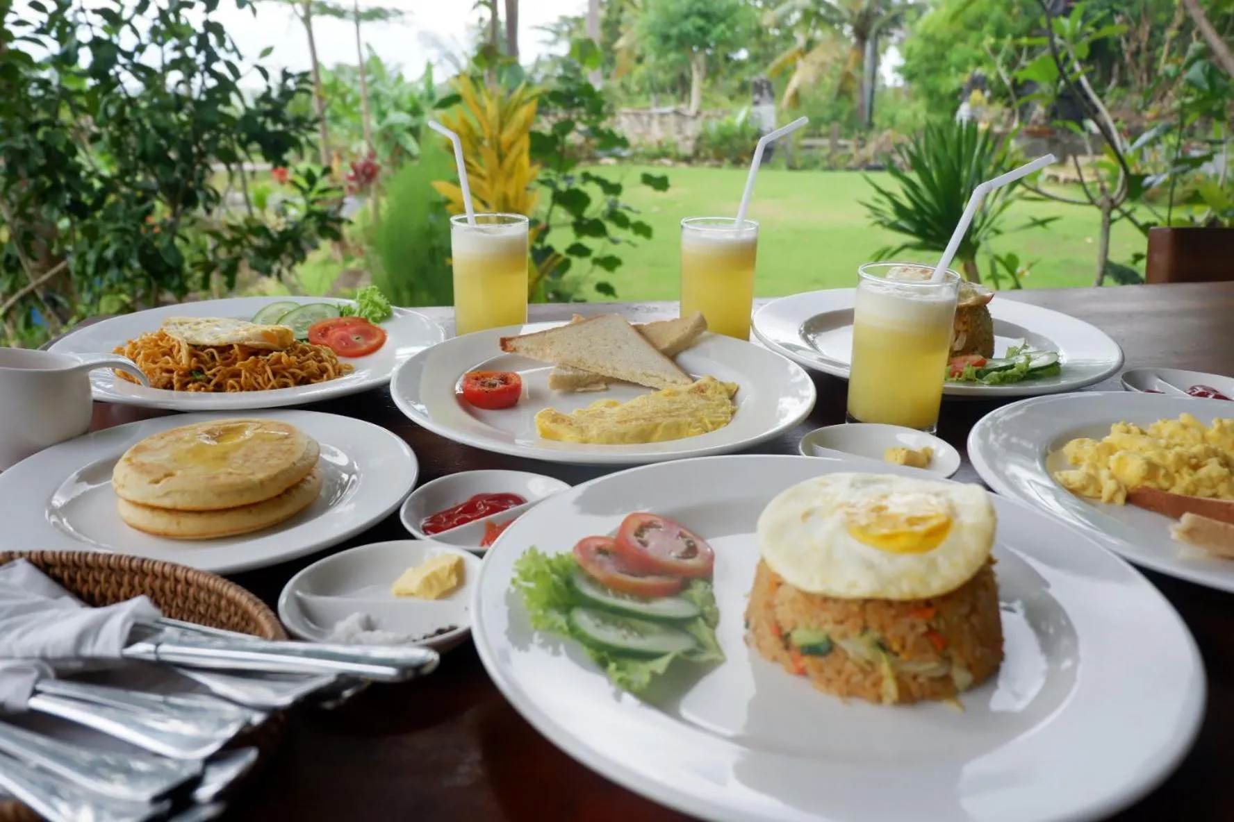 Breakfast in Arya Resort Nusa Penida