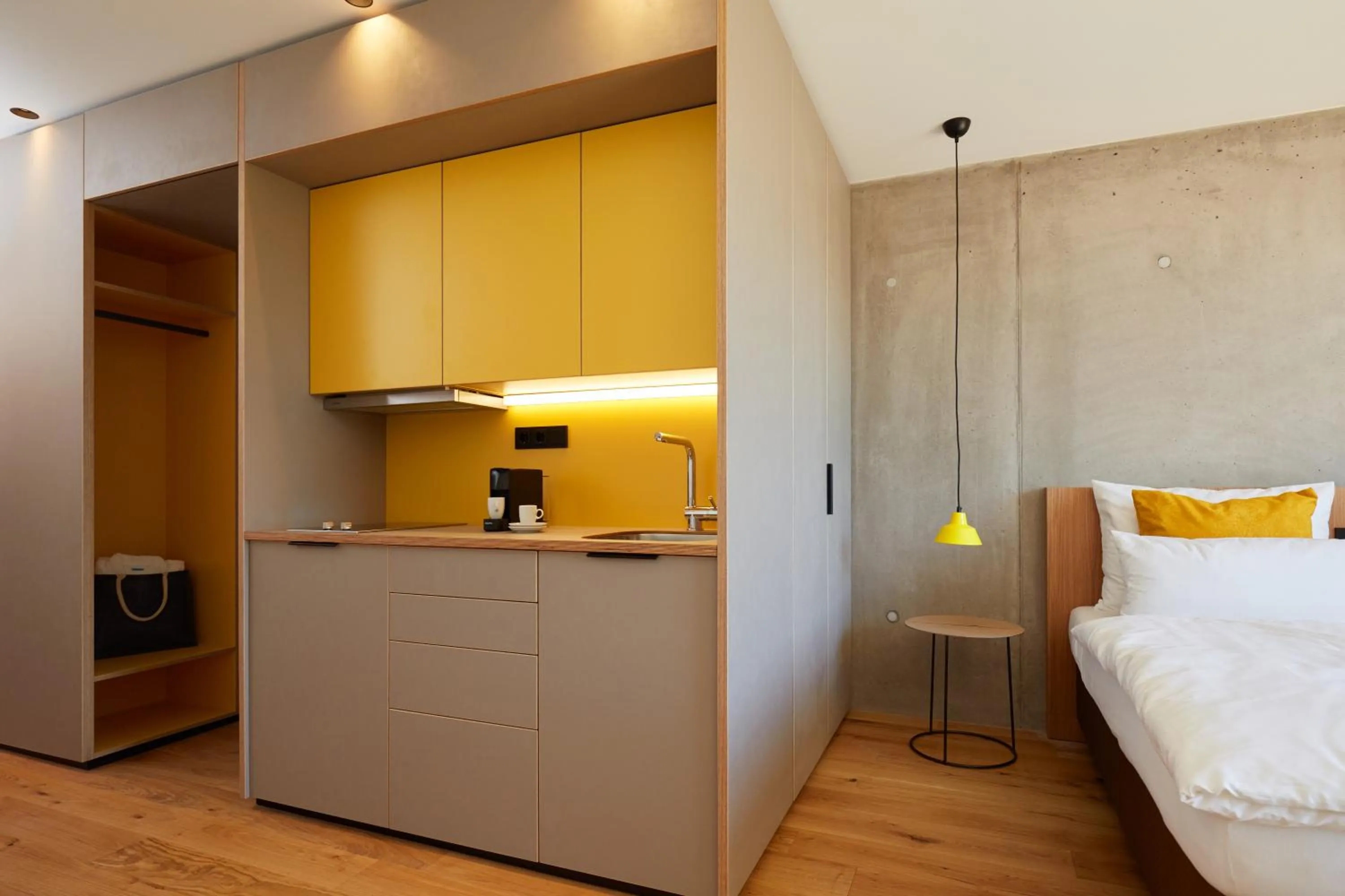 Apartment with Balcony "Abendsonne" river view in Sternen Bohlingen Aparthotel