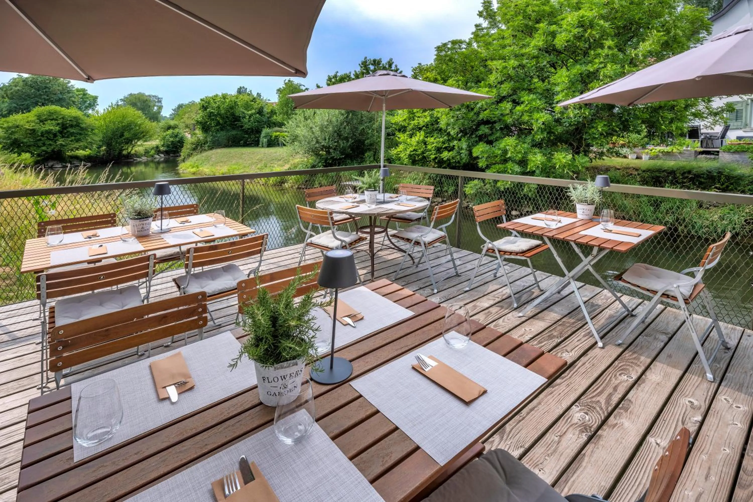 Restaurant/places to eat in Sternen Bohlingen Aparthotel