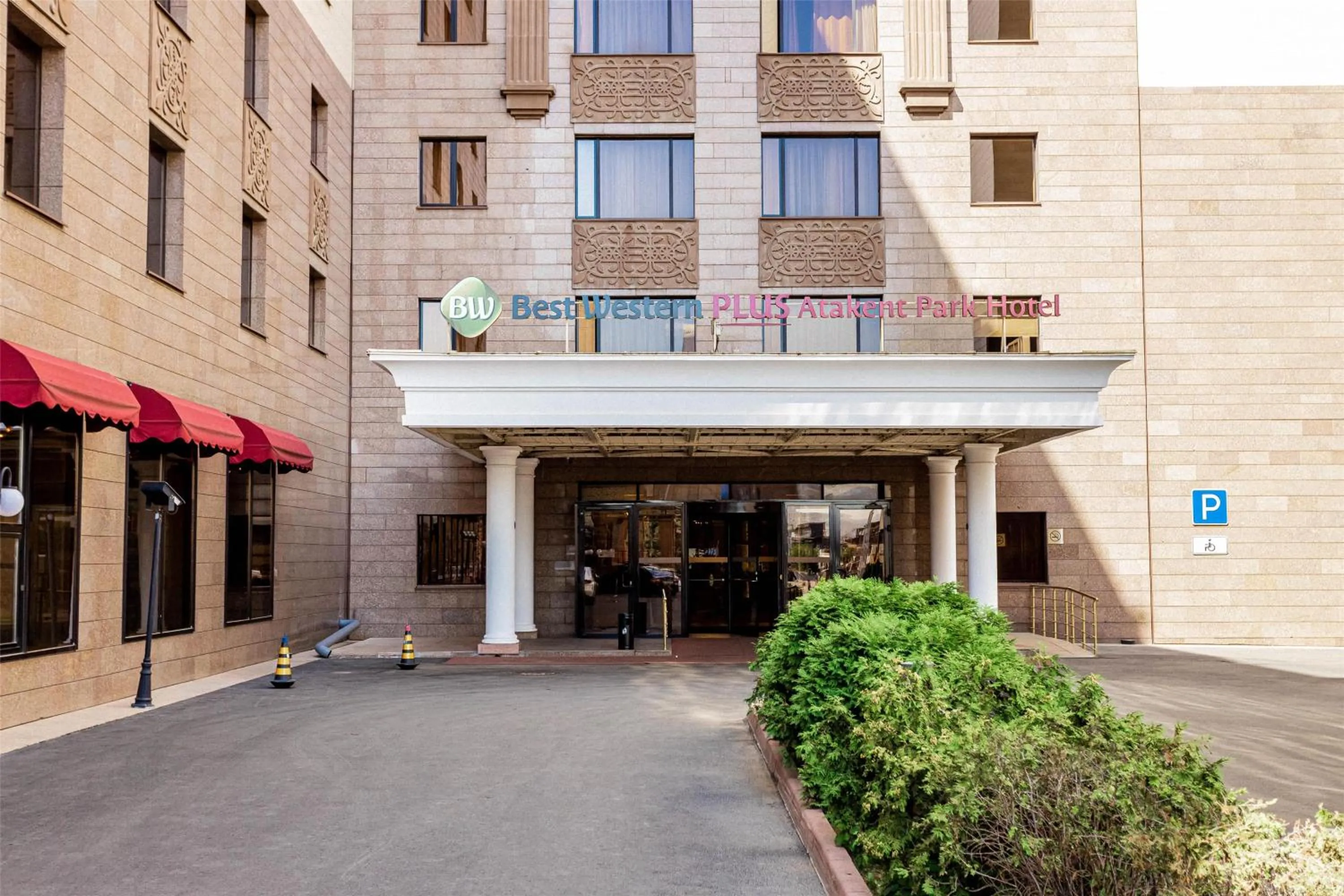 Property building in Best Western Plus Atakent Park Hotel