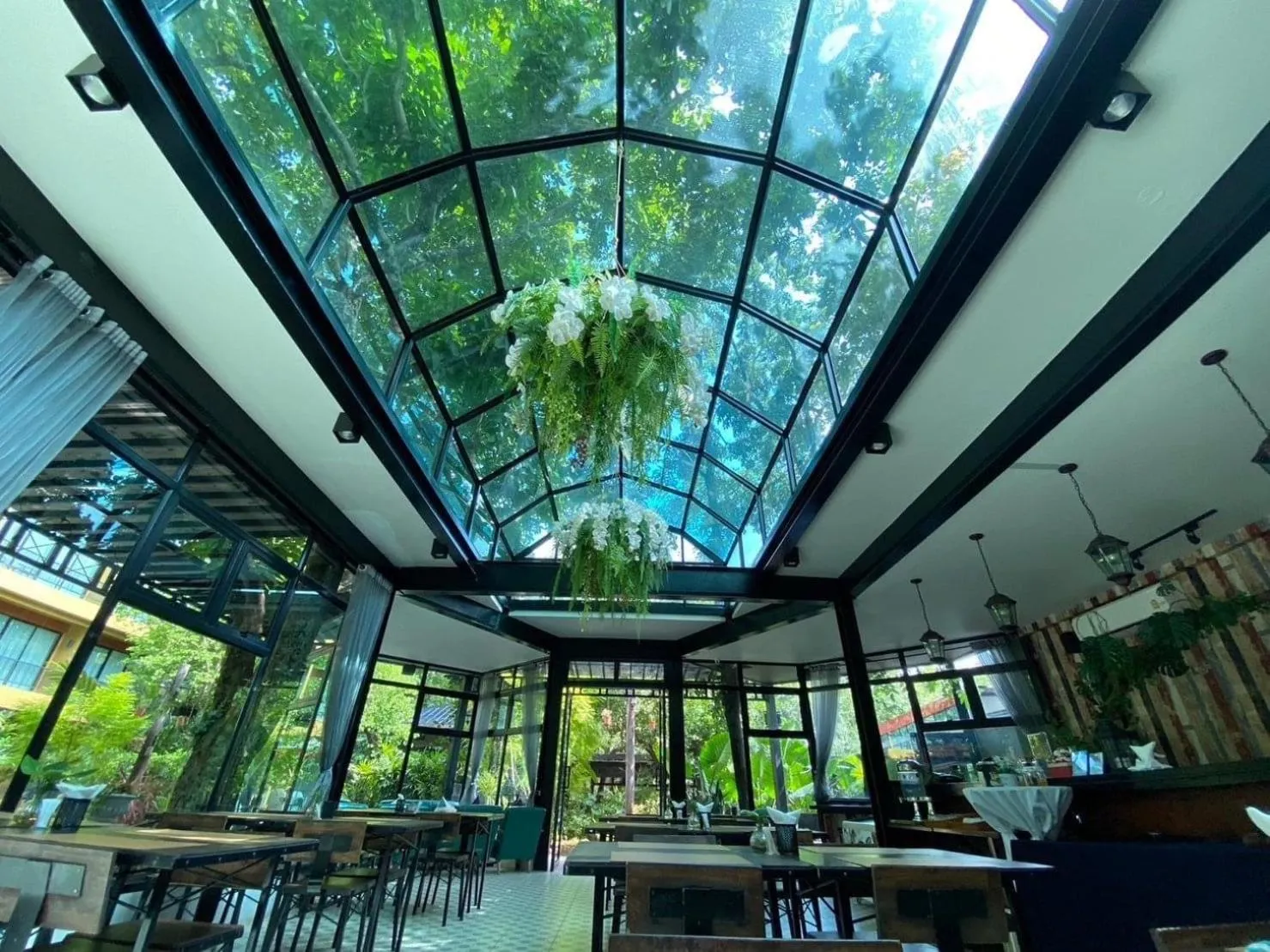 Restaurant/places to eat in TREX Buriram Boutique Hotel