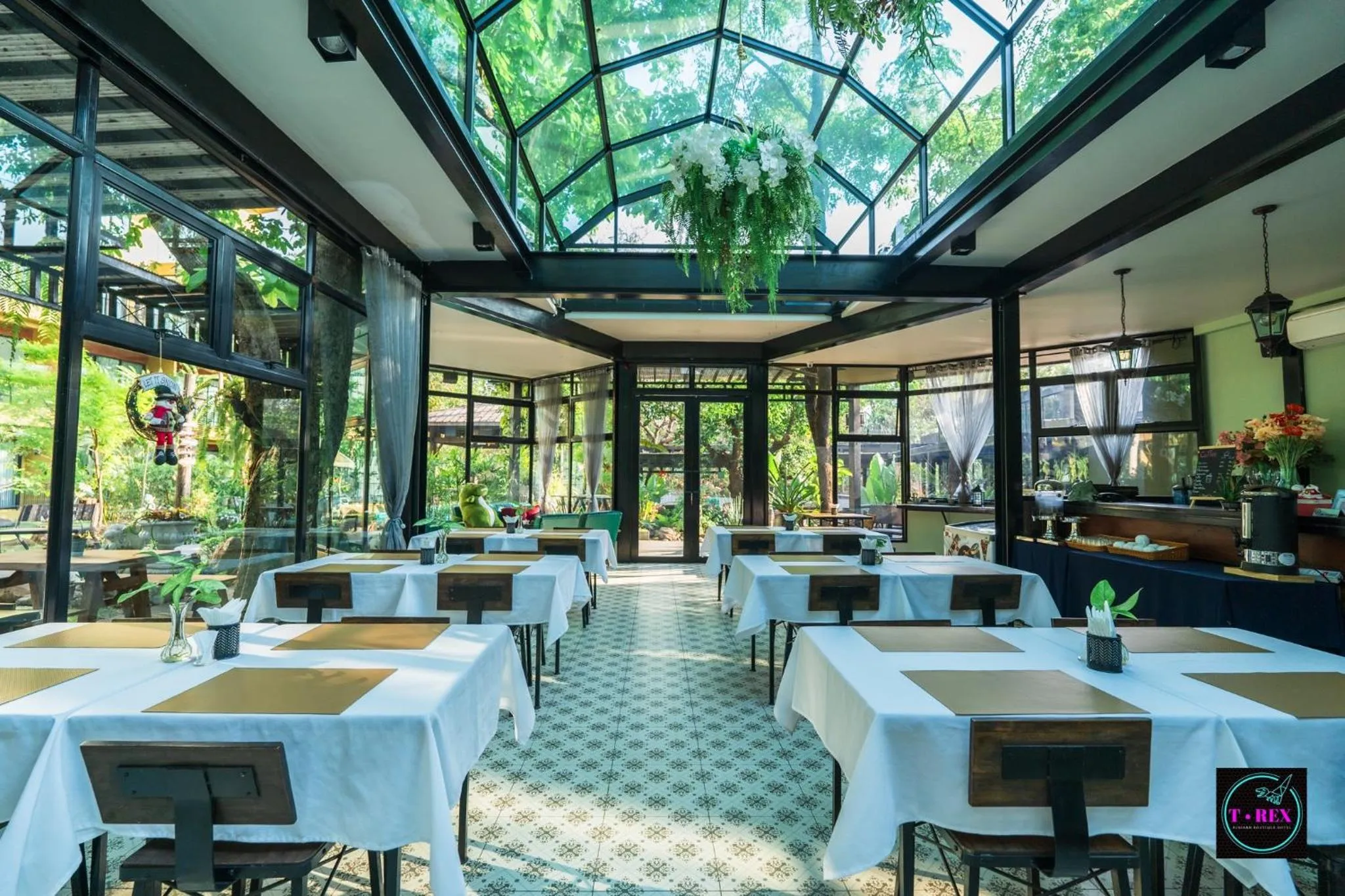 Restaurant/places to eat in TREX Buriram Boutique Hotel