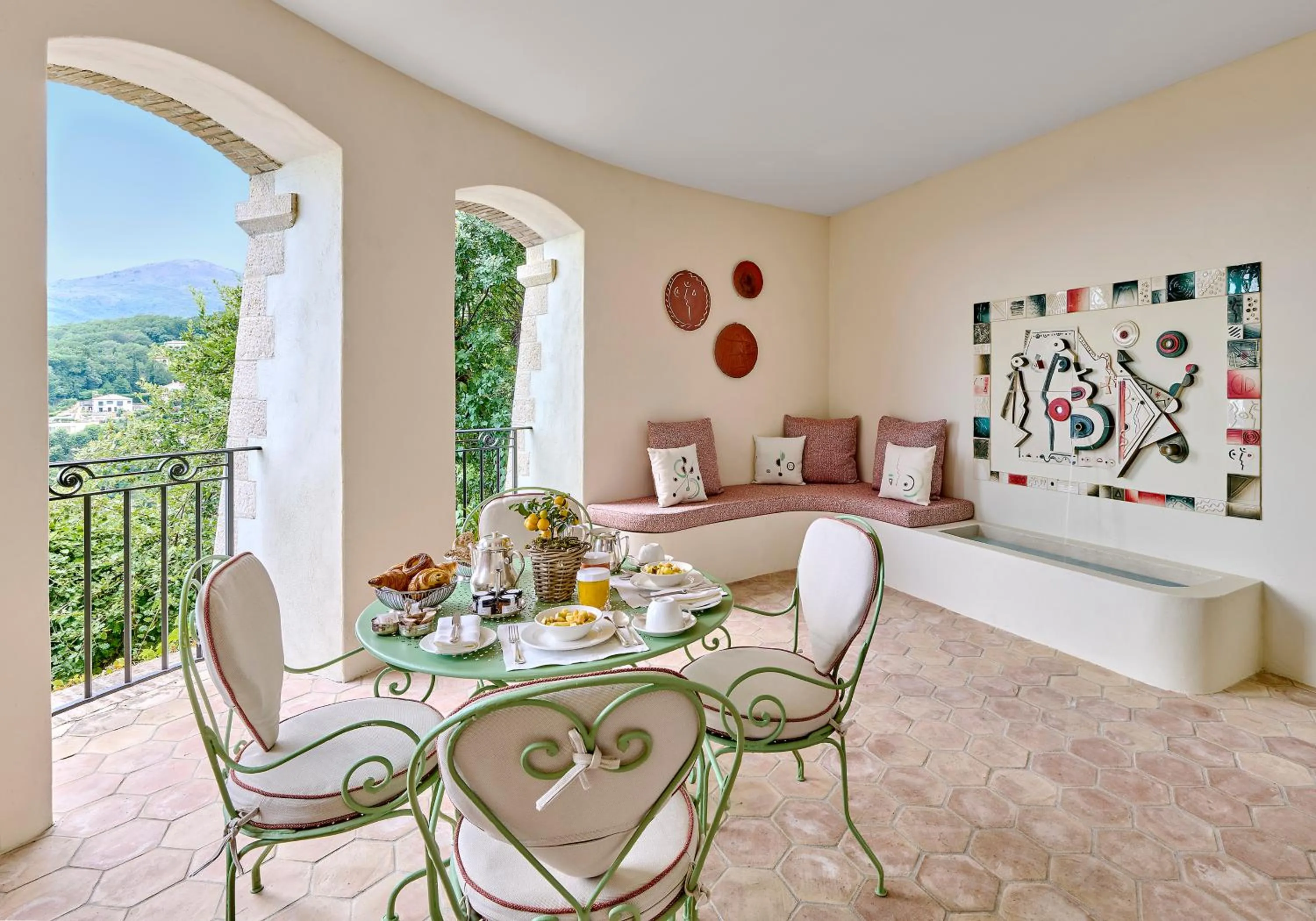 Balcony/Terrace in Château Saint-Martin & Spa, Oetker Hotels