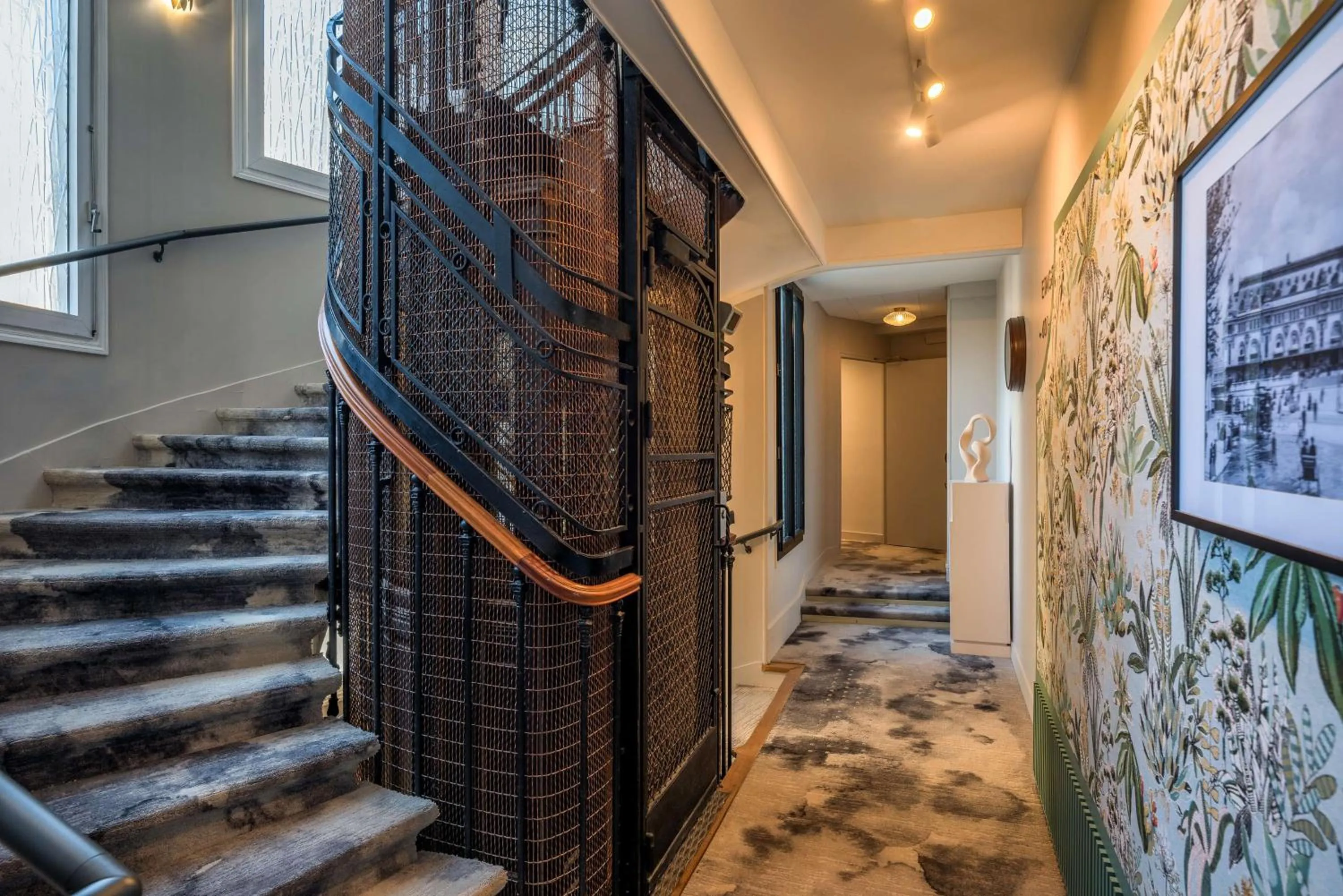 Lobby or reception in Hotel Camille Paris Tapestry Collection by Hilton