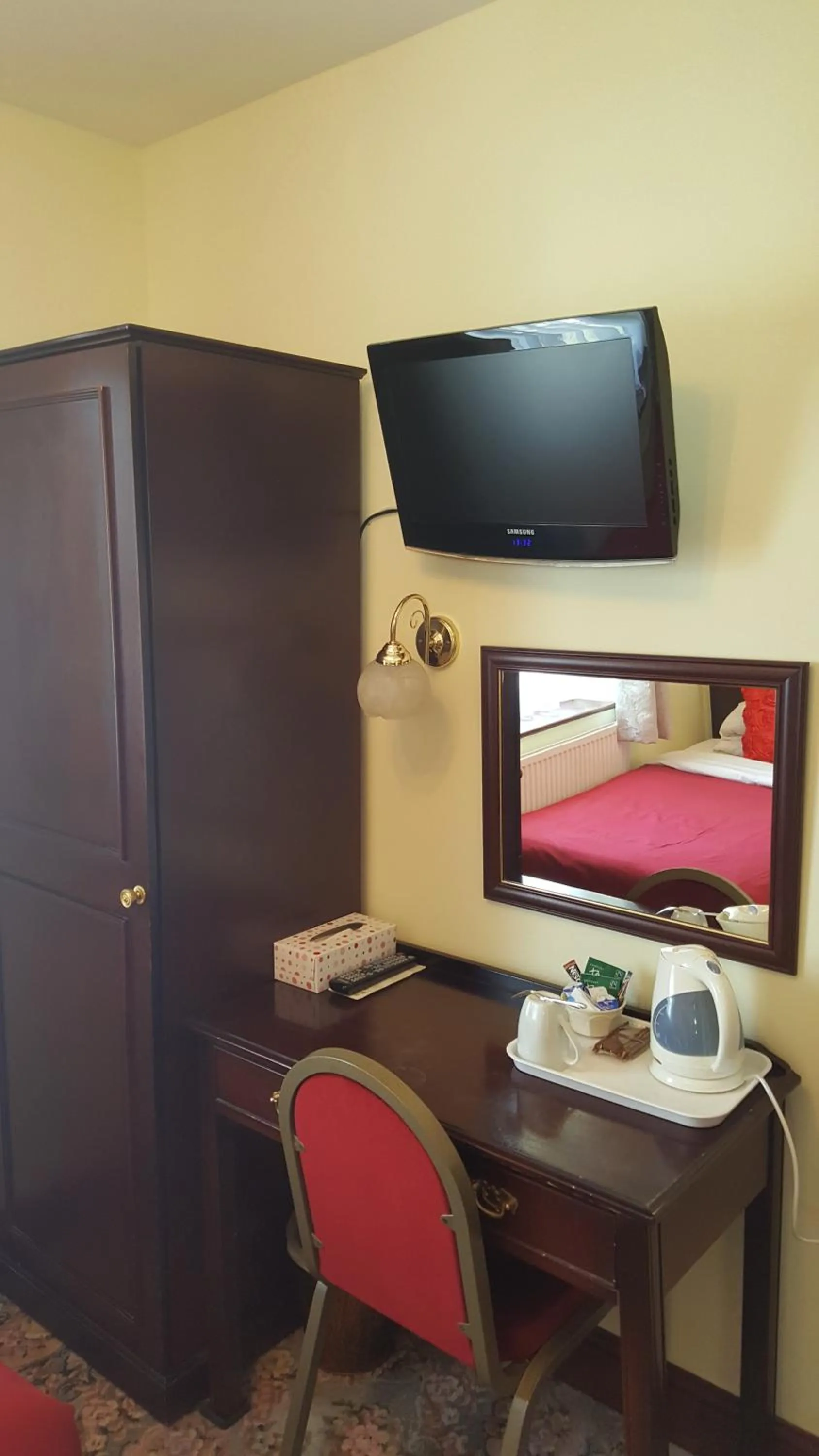 Decorative detail, Bed in Balkan Lodge Oxford