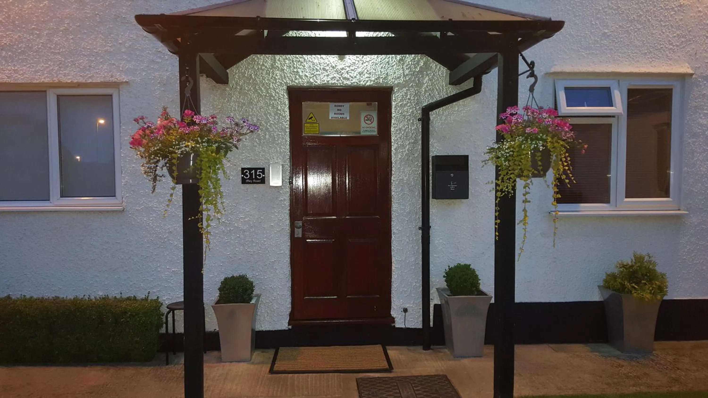 Facade/entrance in Balkan Lodge Oxford