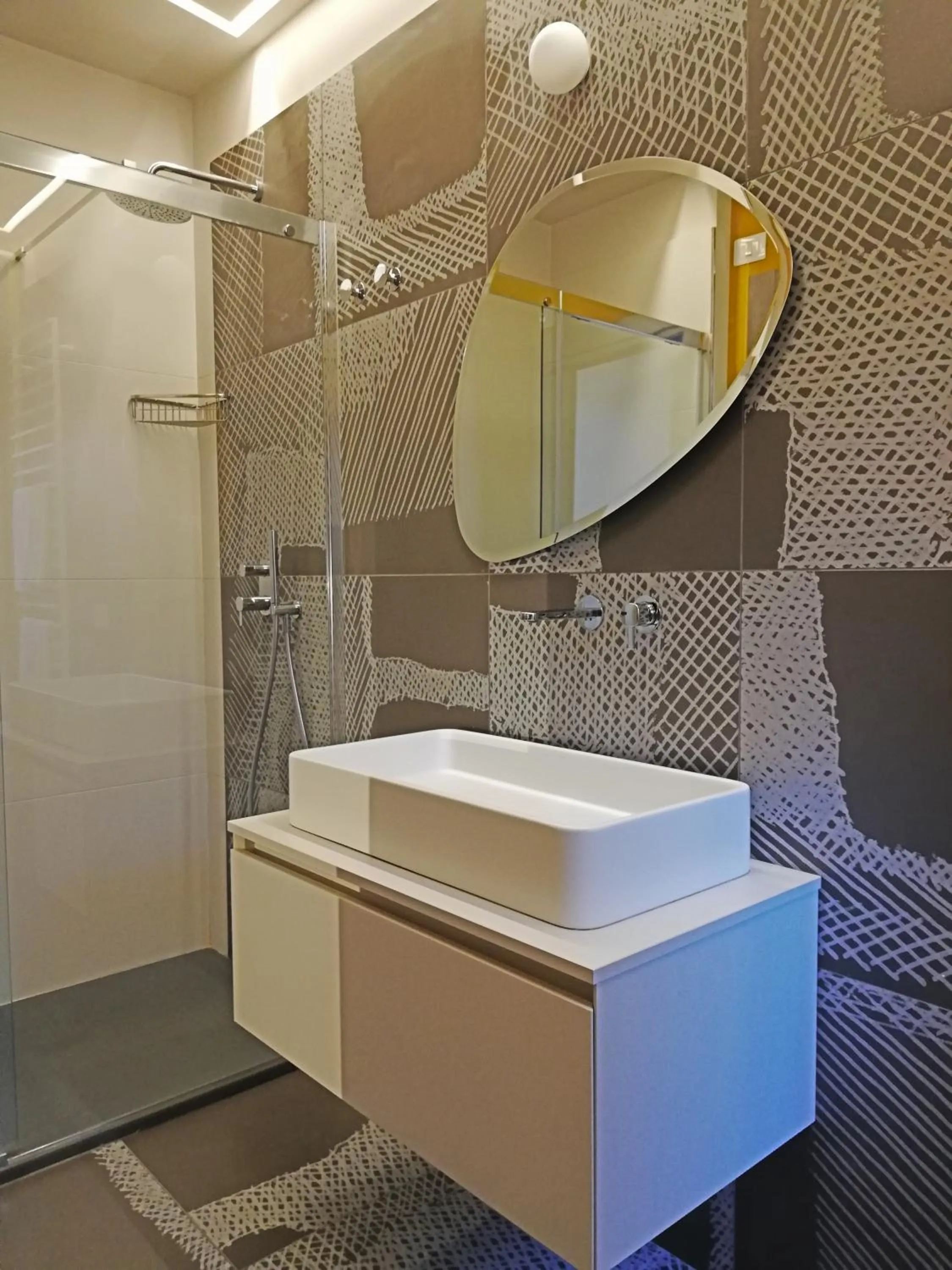 Shower in Ciclope Resort