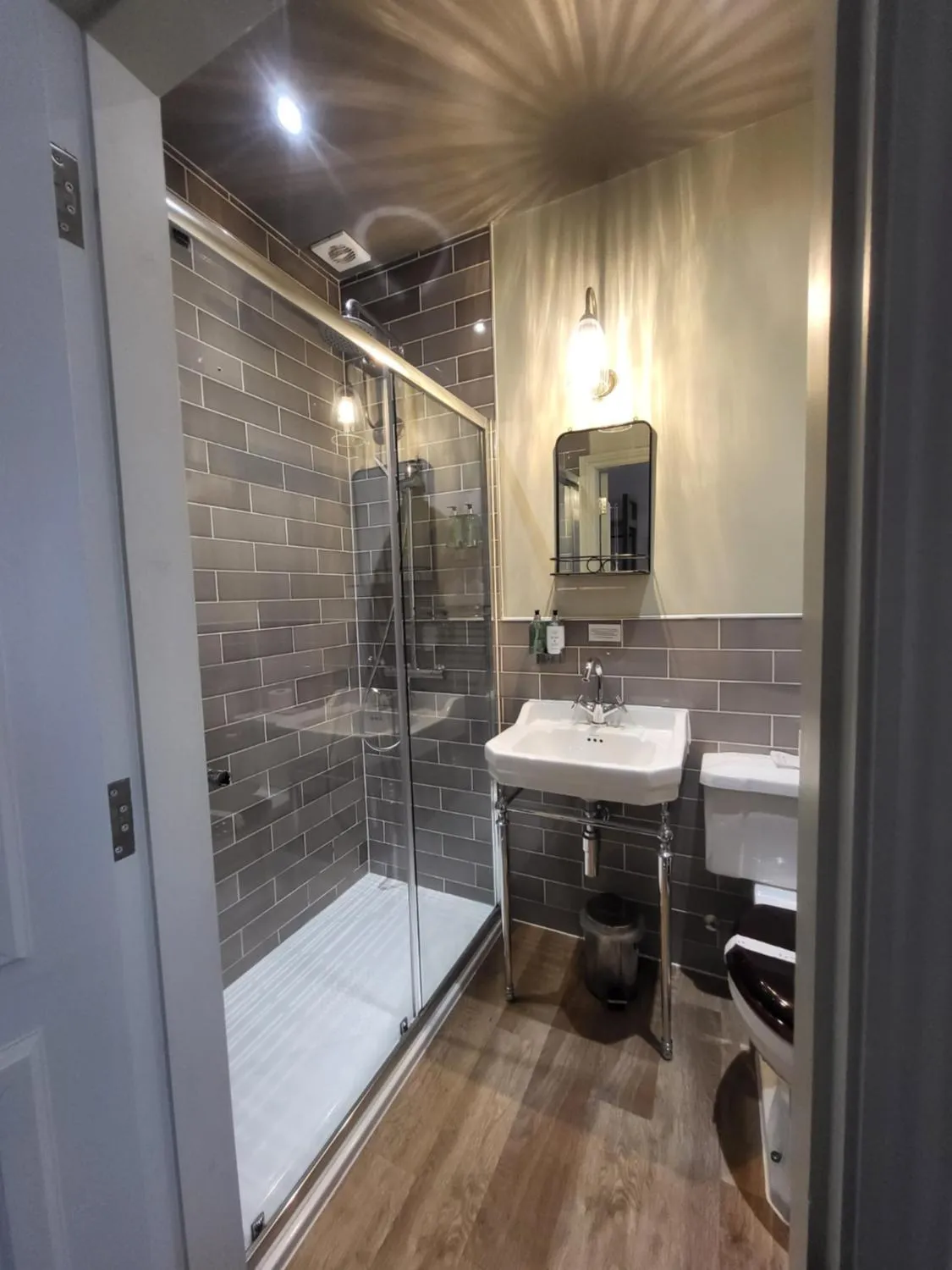 Shower in The Black Hat