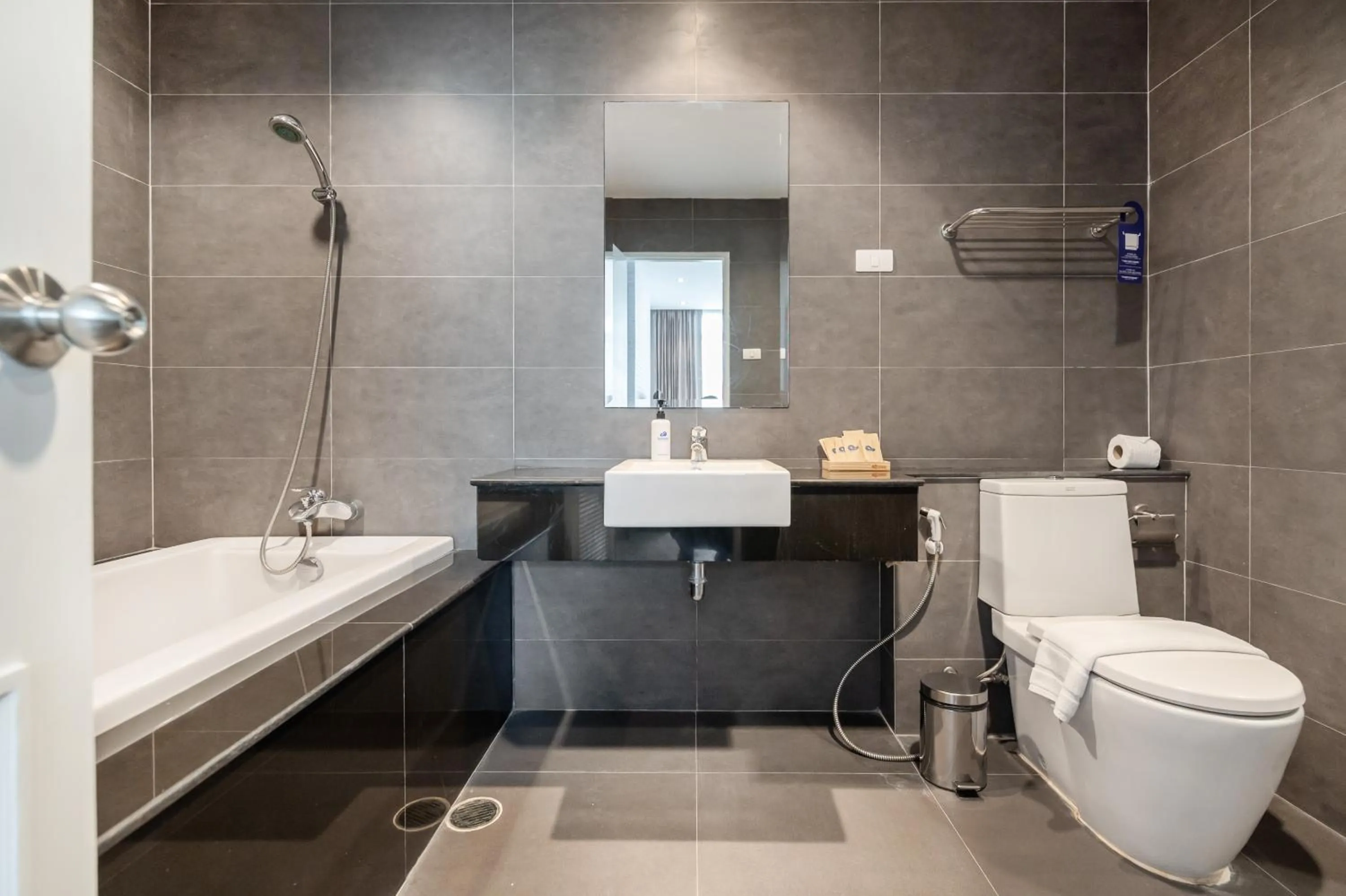 Bath in Kokotel Bangkok Dheva Thonglor