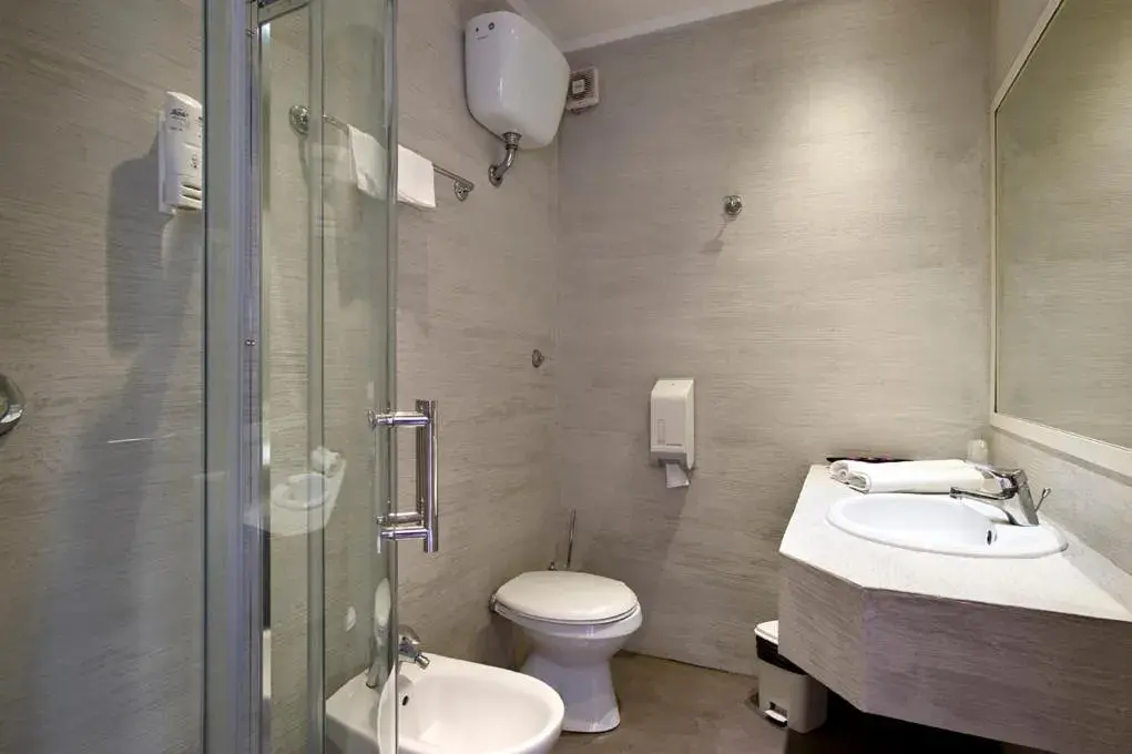 Double or Twin Room with Extra Bed (3 Adults) in Hotel Bellavista Double or Twin Room with Extra Bed (3 Adults) in Hotel Bellavista