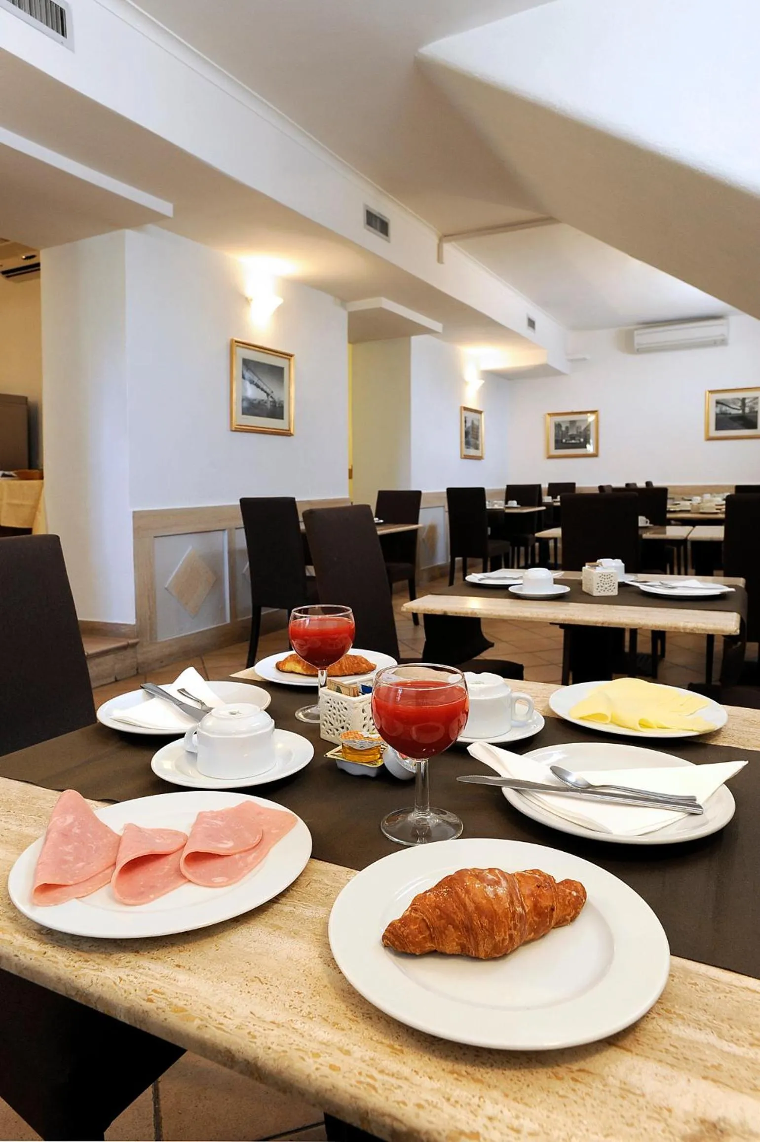 Restaurant/places to eat in Hotel Bellavista