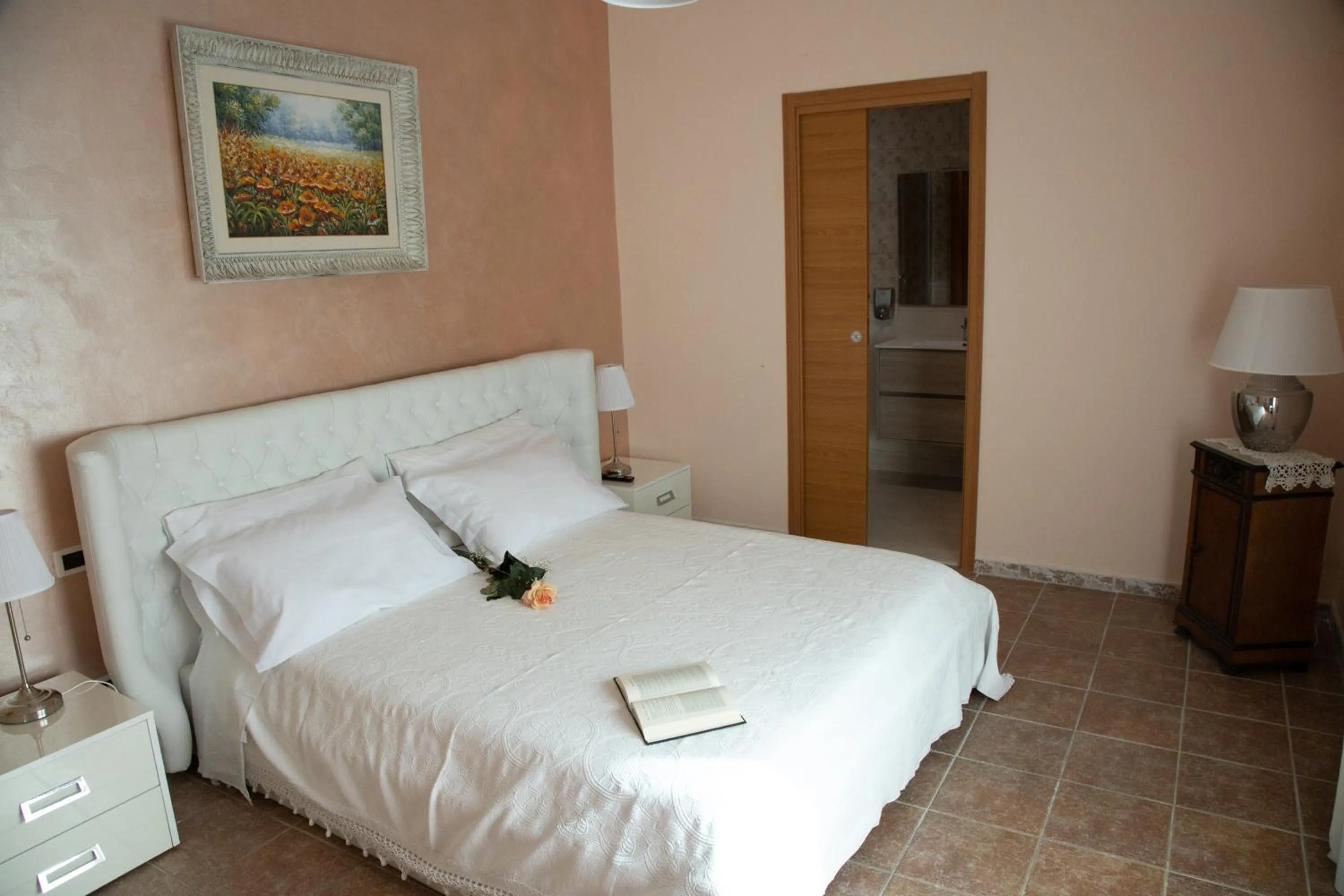 Photo of the whole room, Bed in Relais d 'Itria