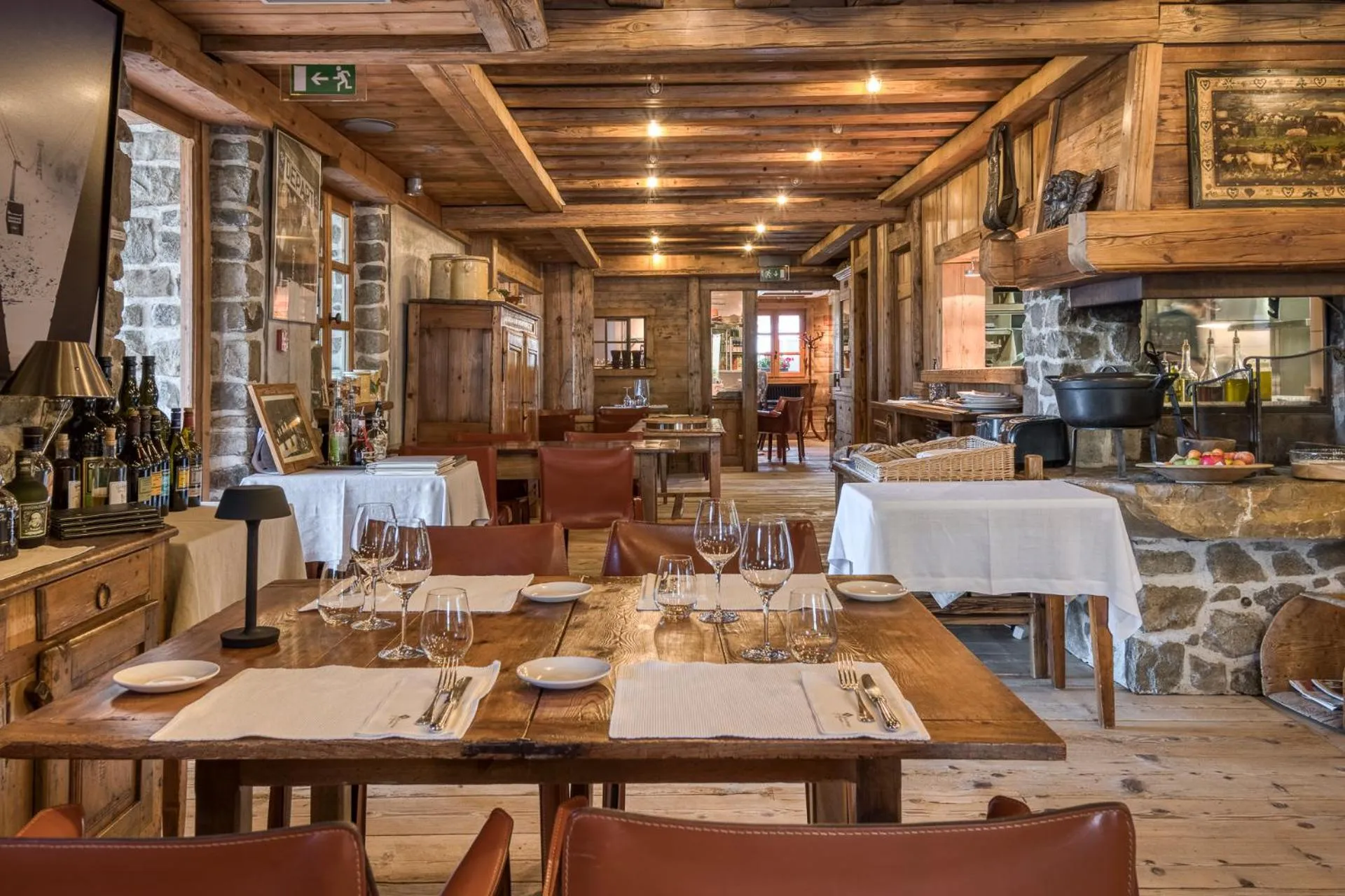 Restaurant/places to eat in Hôtel Les Servages d'Armelle