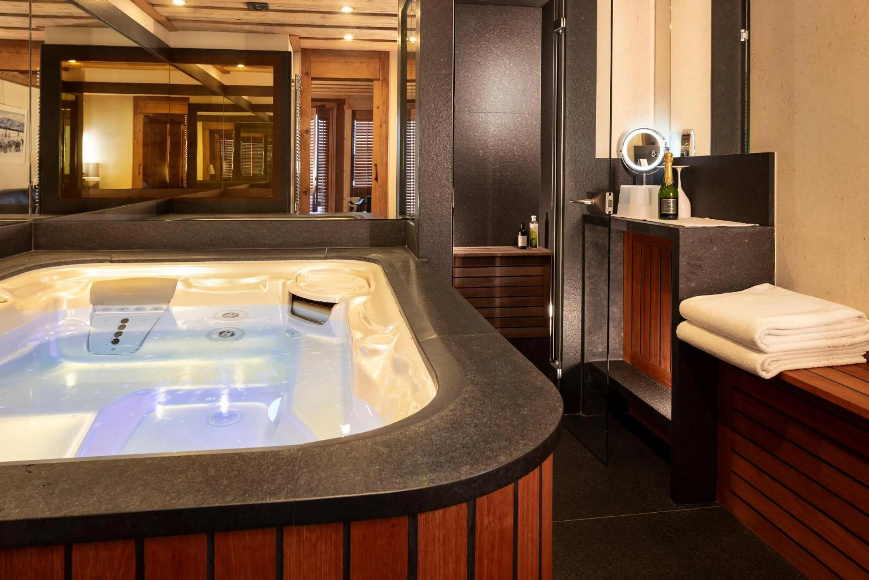 Sauna in Hôtel Les Servages d'Armelle