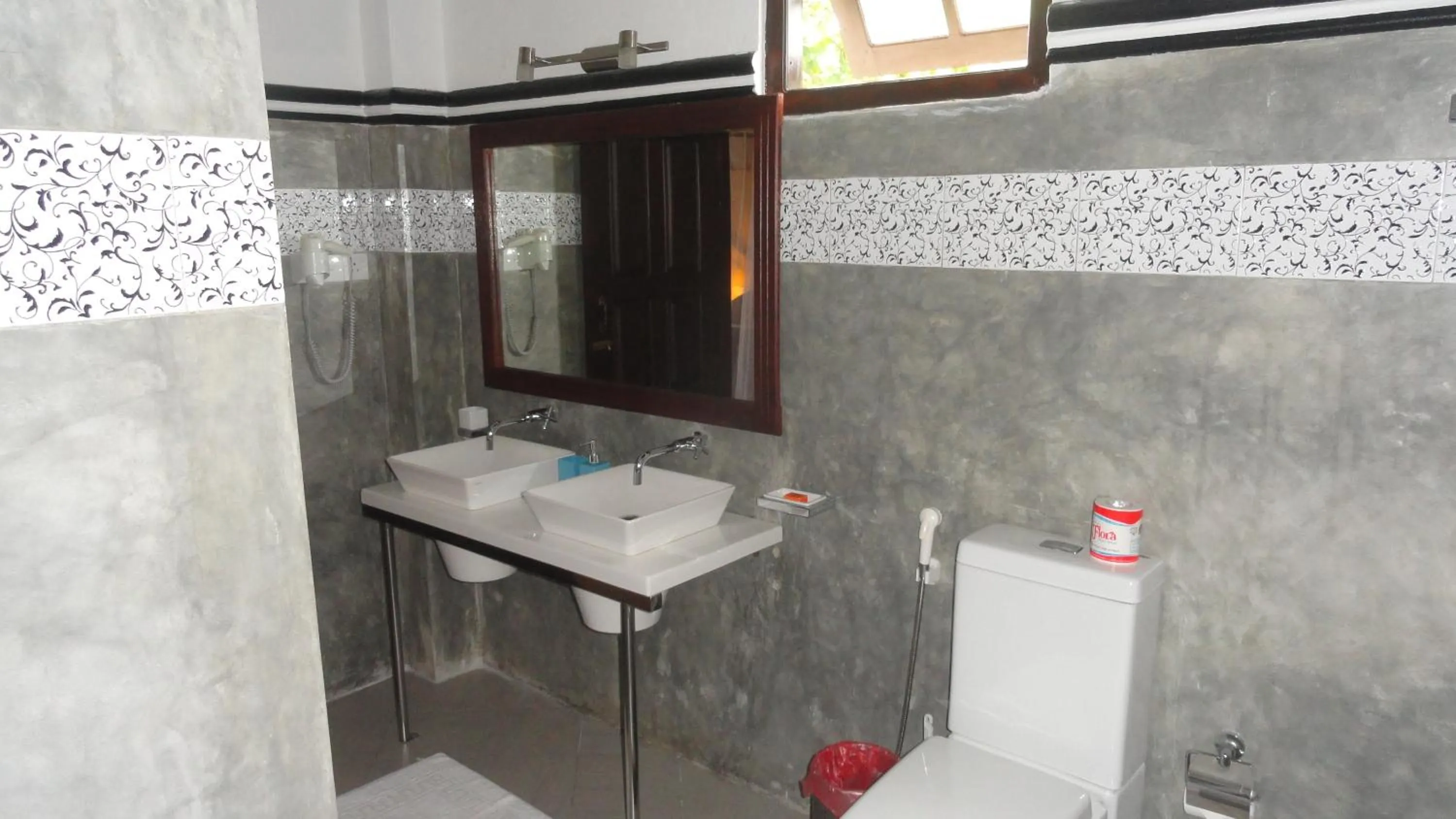 Bathroom in Hotel Flower Garden