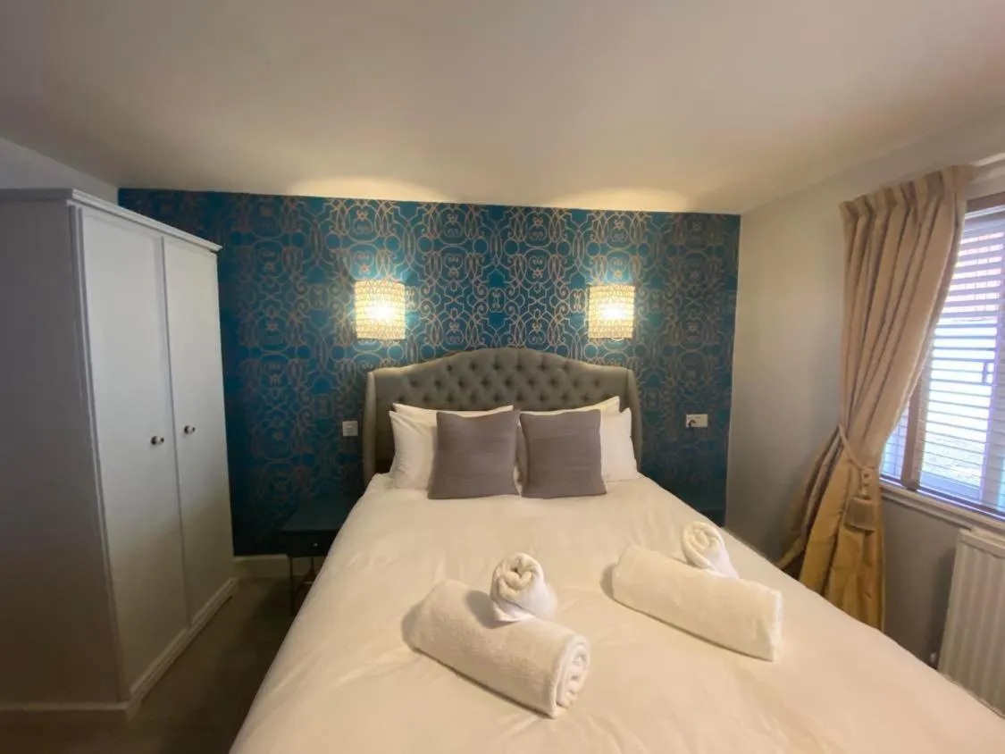 Bed in Achray House Restaurant with Rooms