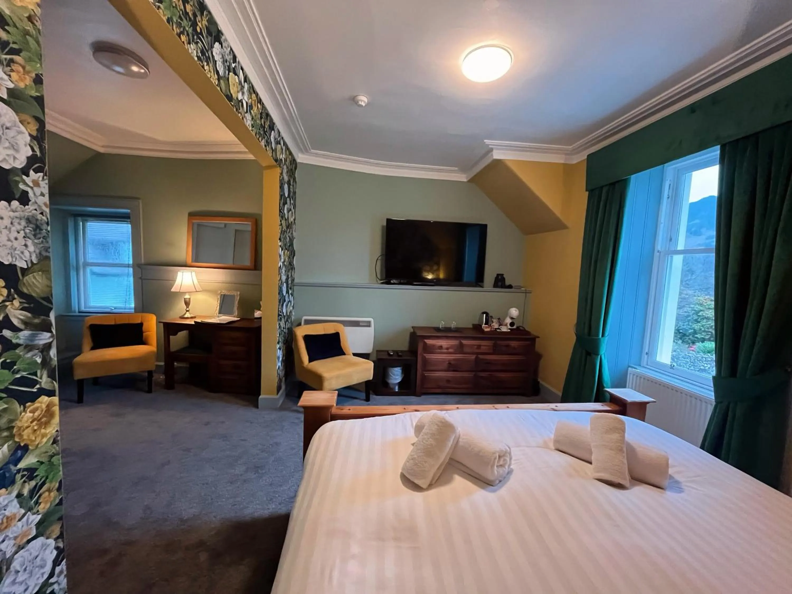 Bed in Achray House Restaurant with Rooms