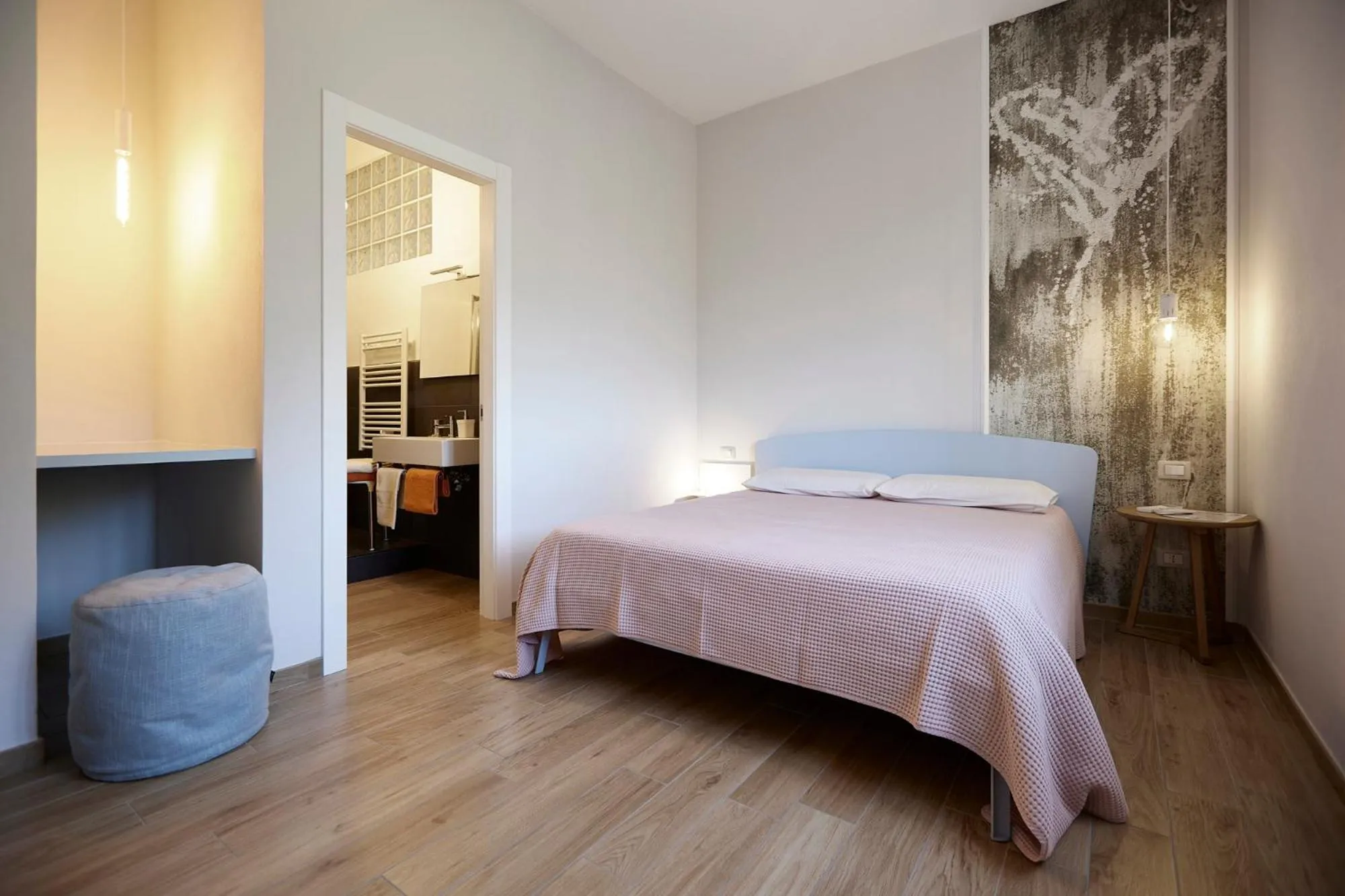 Bed in La Camelia Bianca B&B