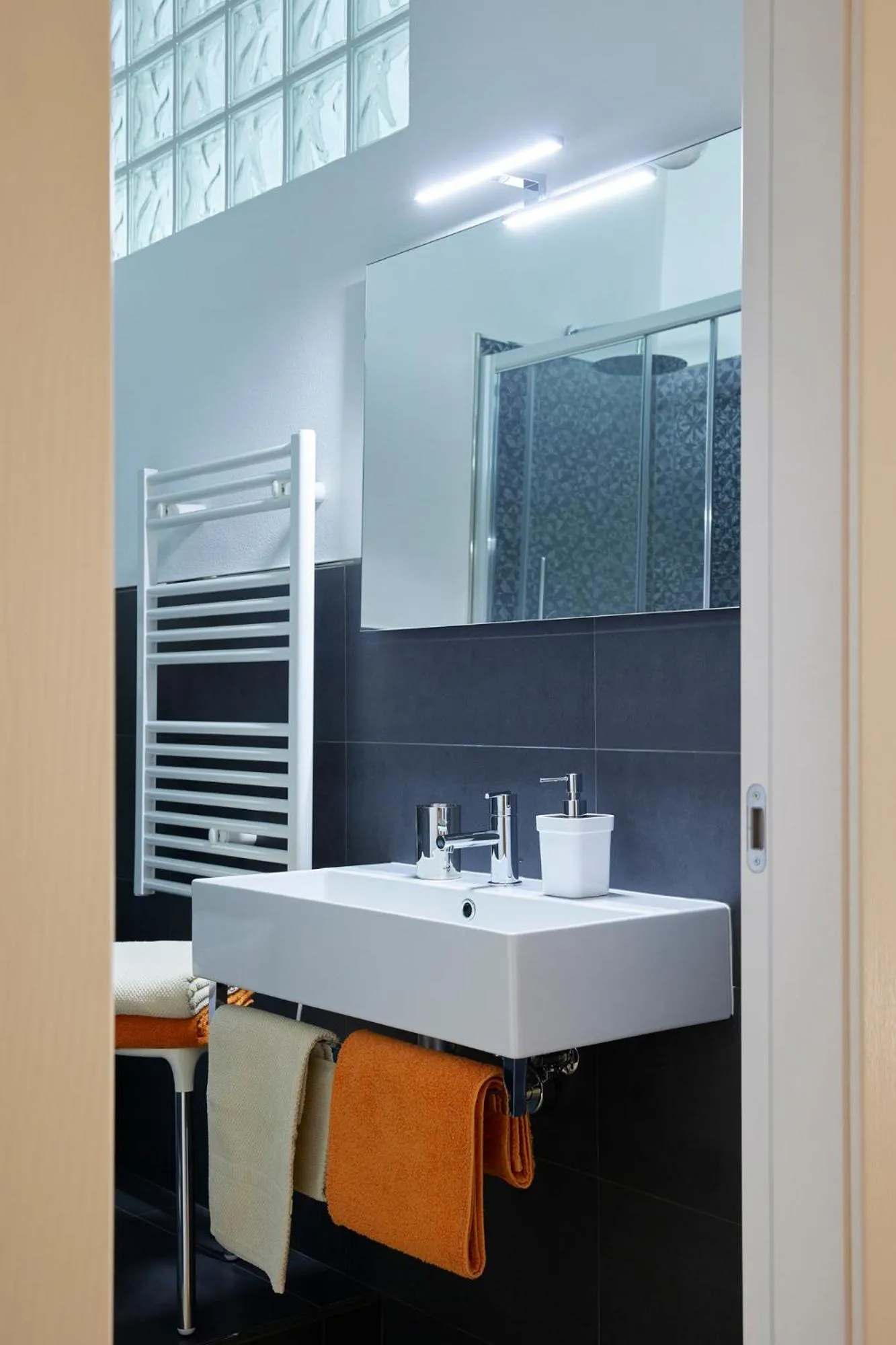 Bathroom in La Camelia Bianca B&B