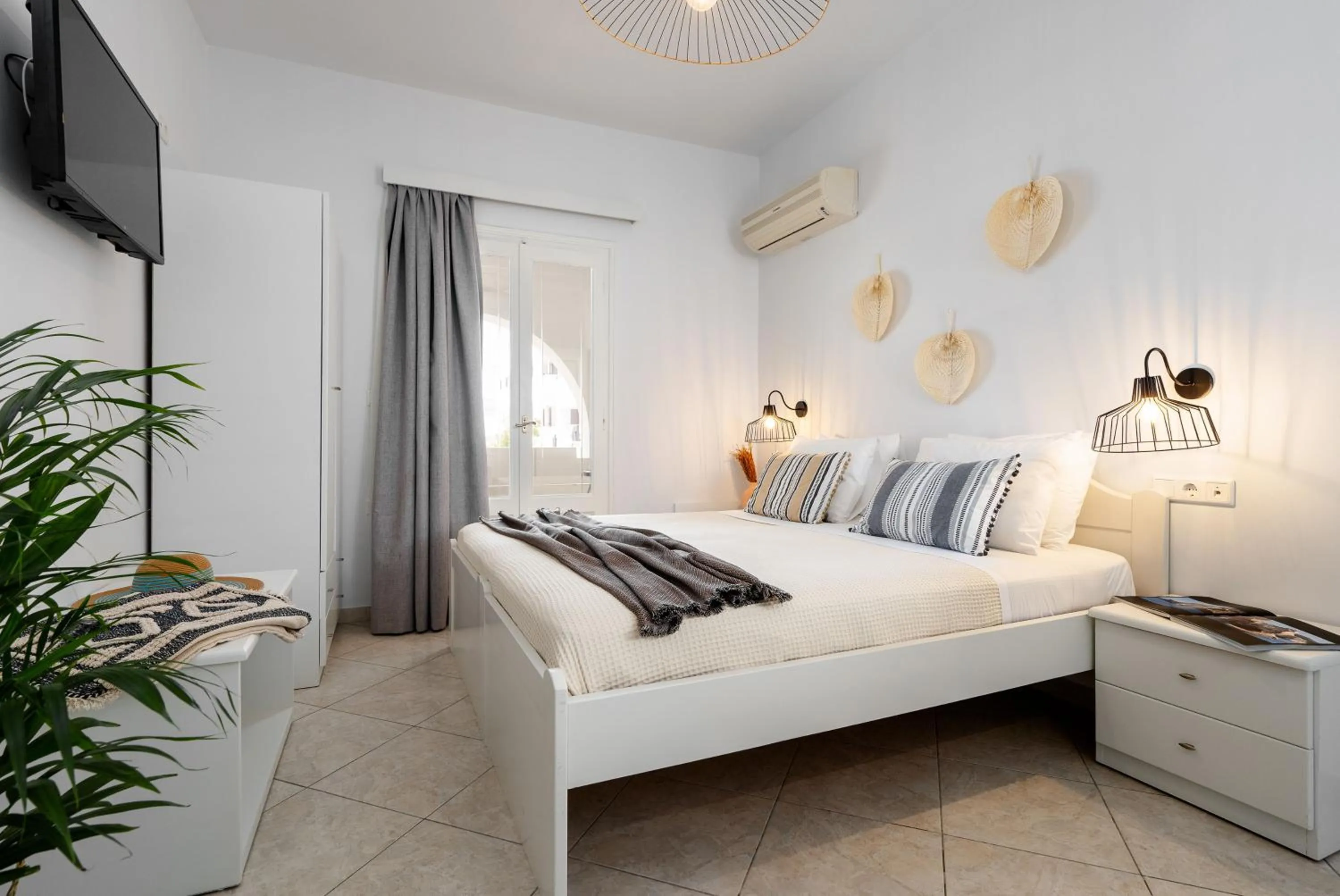 Bed in Erato Inn Naxos