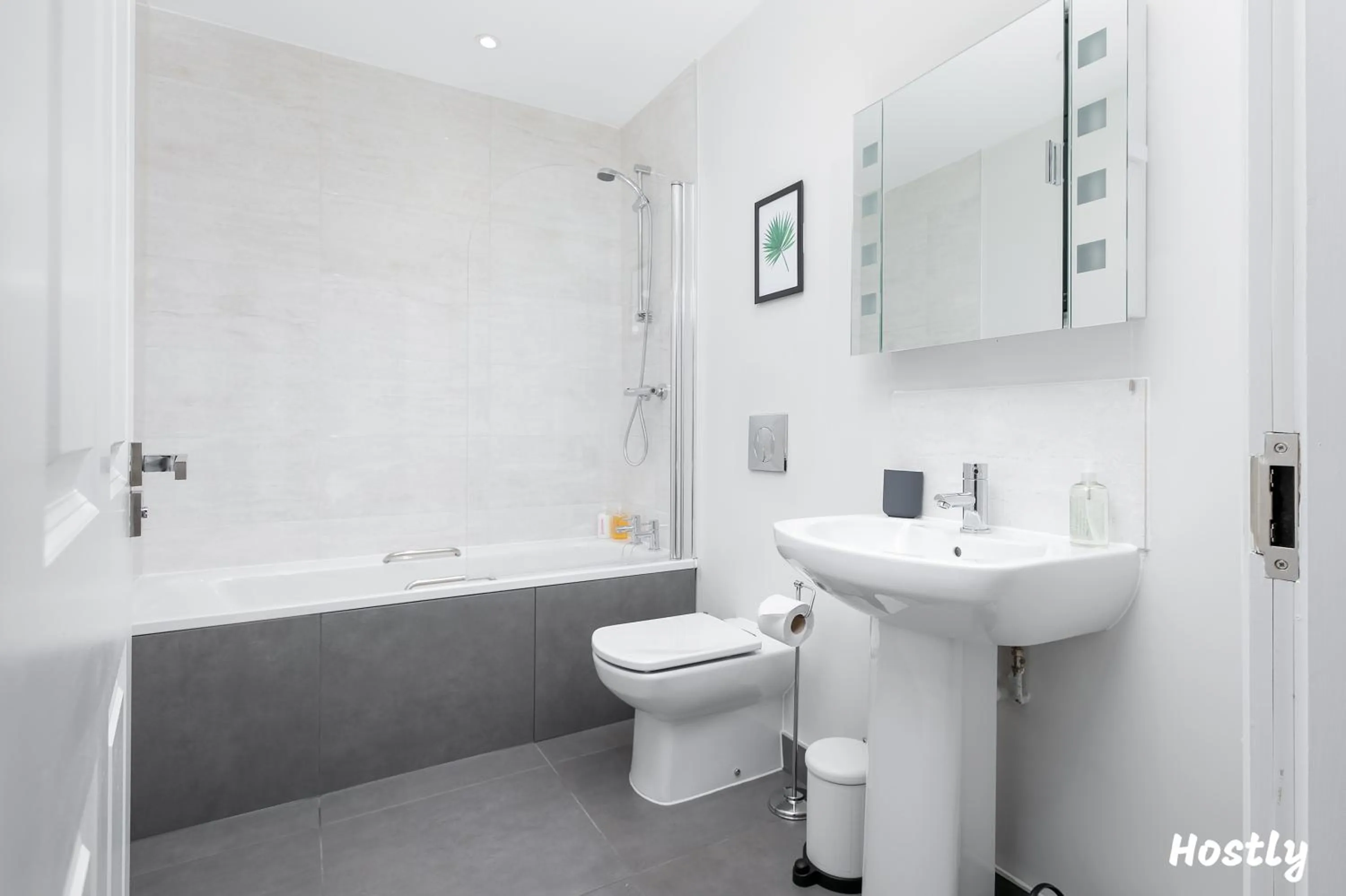 Bathroom in Turtle and Rabbit - Comfortable and Spacious Houses