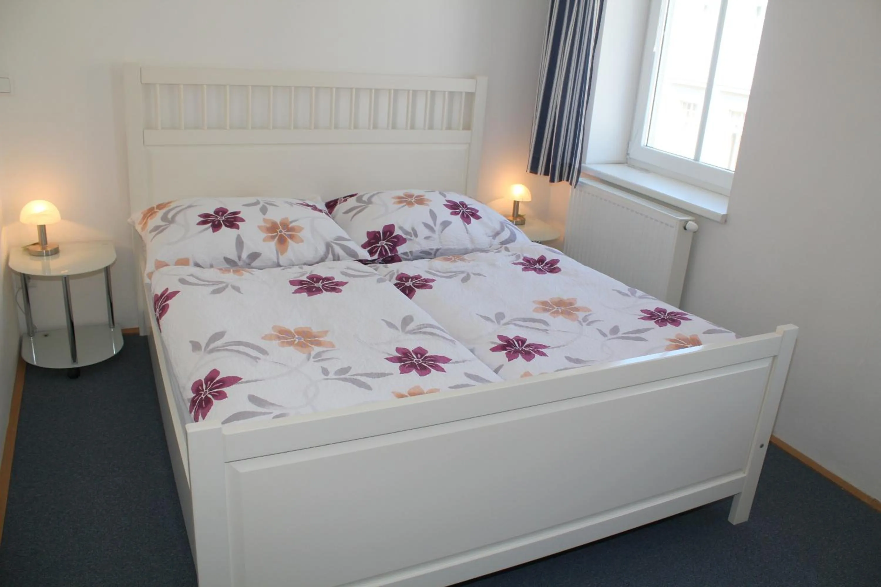 3 rooms Sunny Apartments-Schoenbrunn, 100m2 with balcony