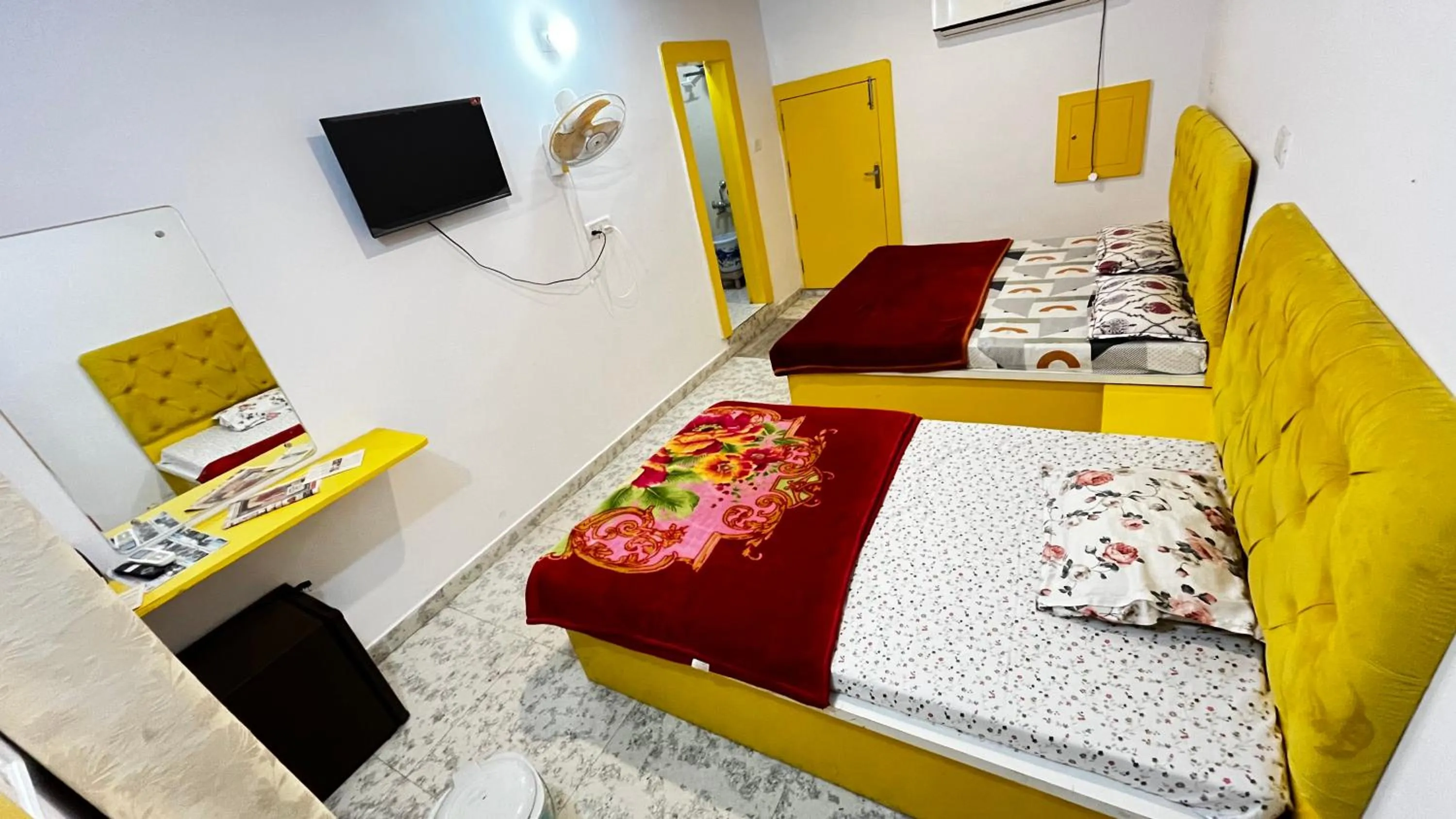 Bed in Best B&B in Orchha