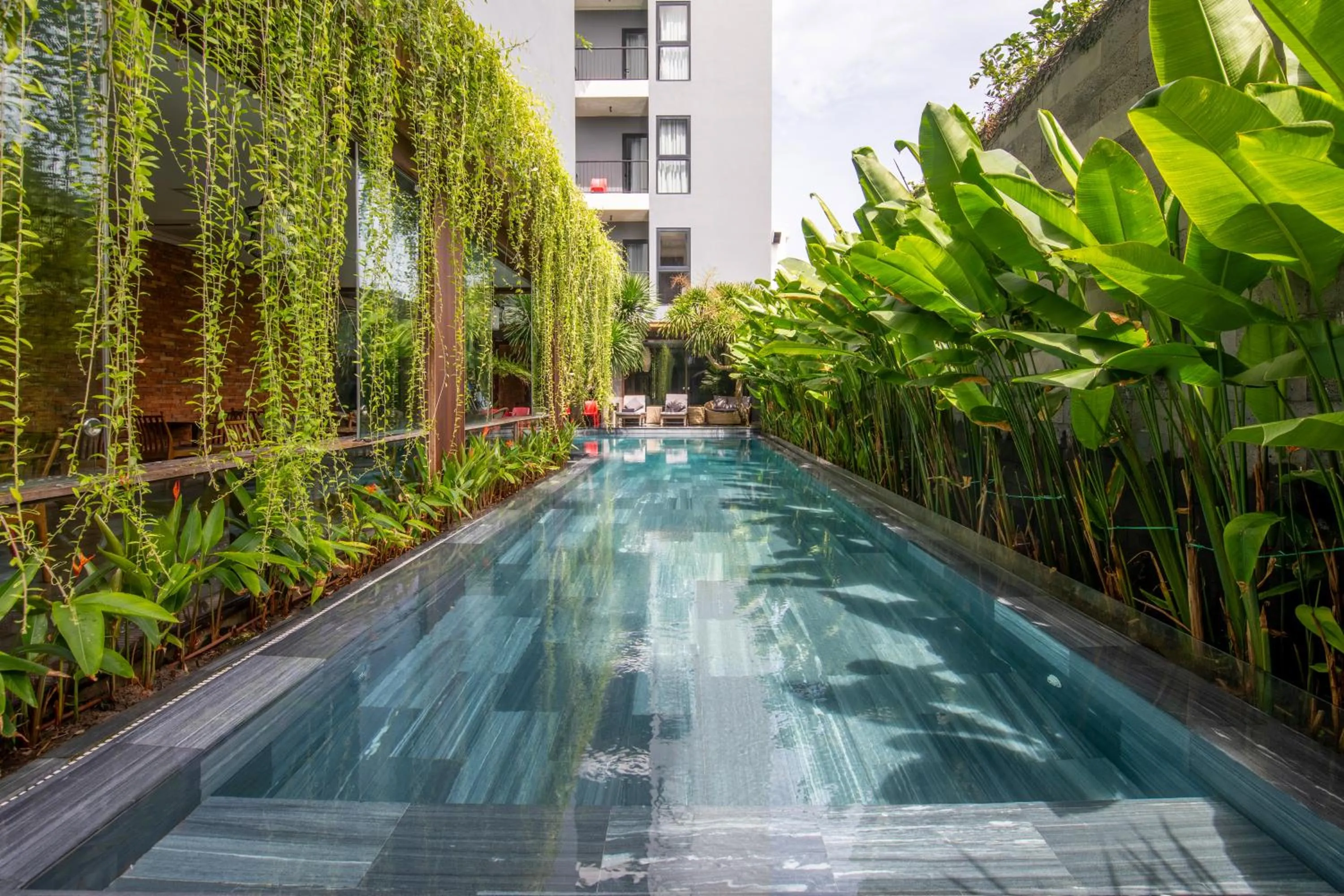Pool view in K House Apartment Danang Beach