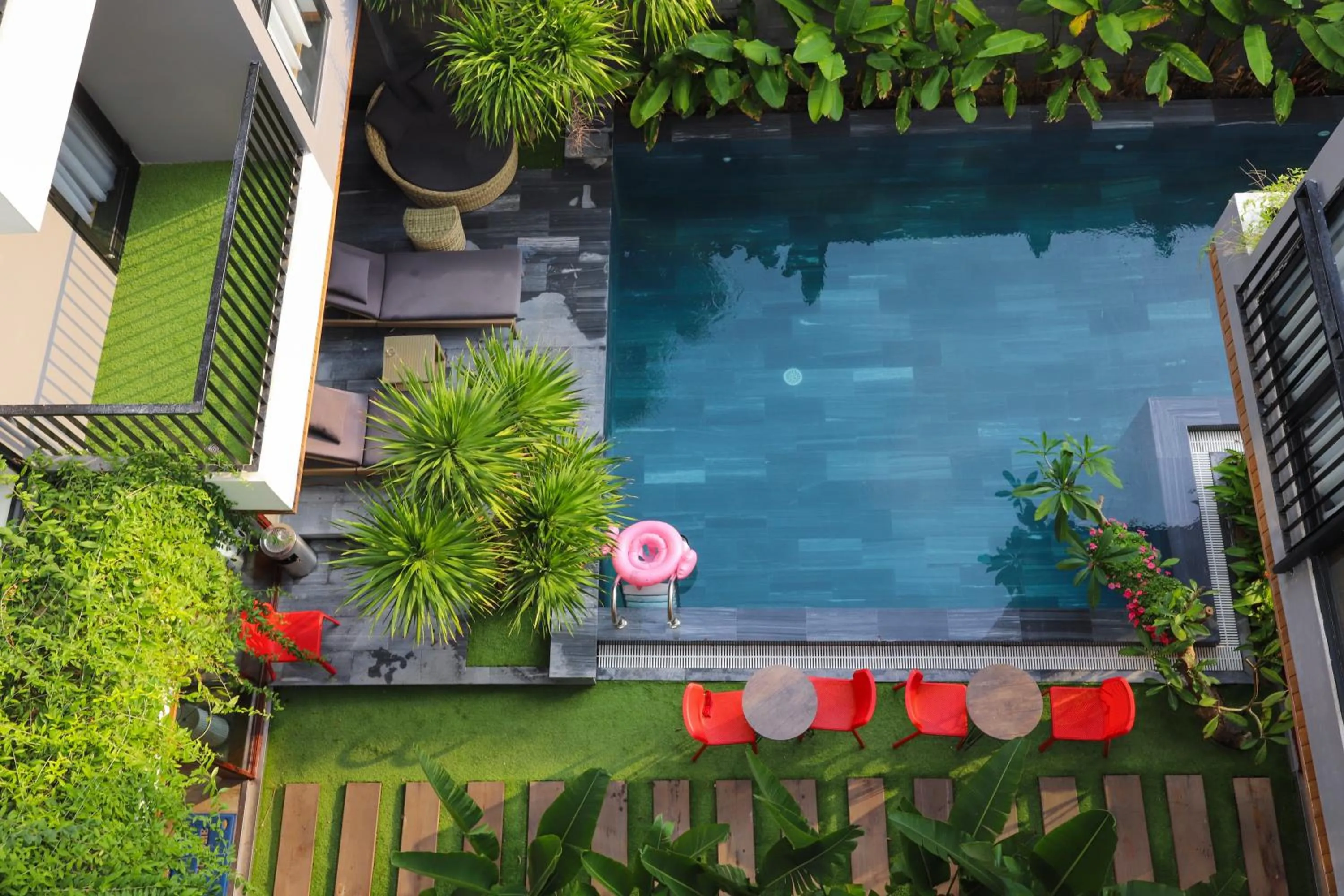Pool view in K House Apartment Danang Beach