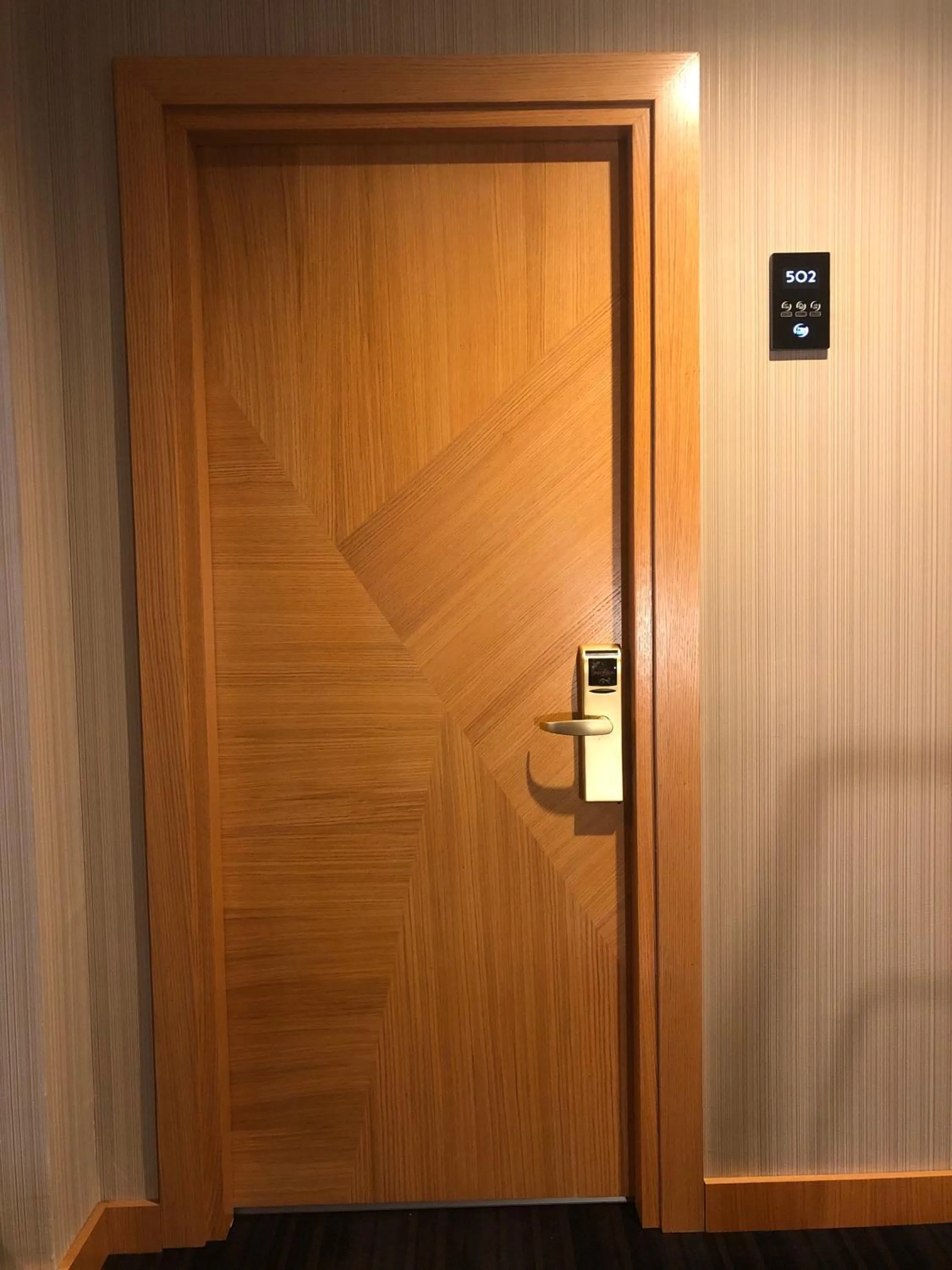 Massage in Maywood Hotel