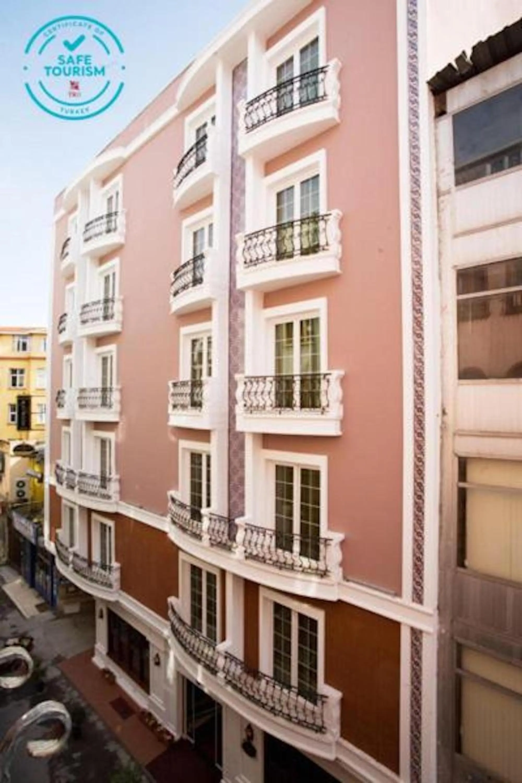 Property building in Maywood Hotel