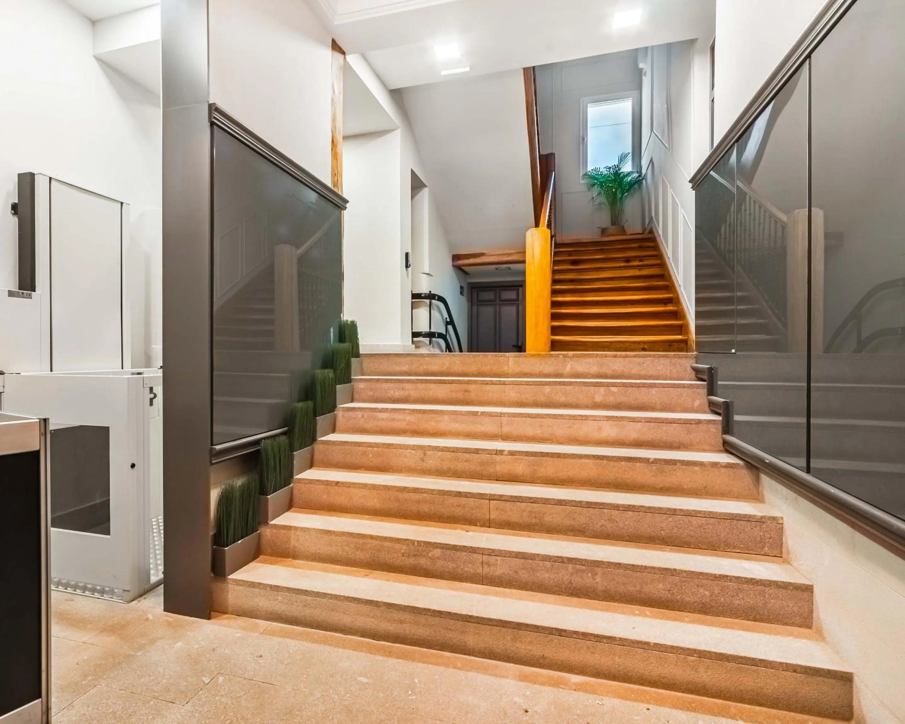 Property building in Limehome Madrid Calle de la Madera - Digital Access