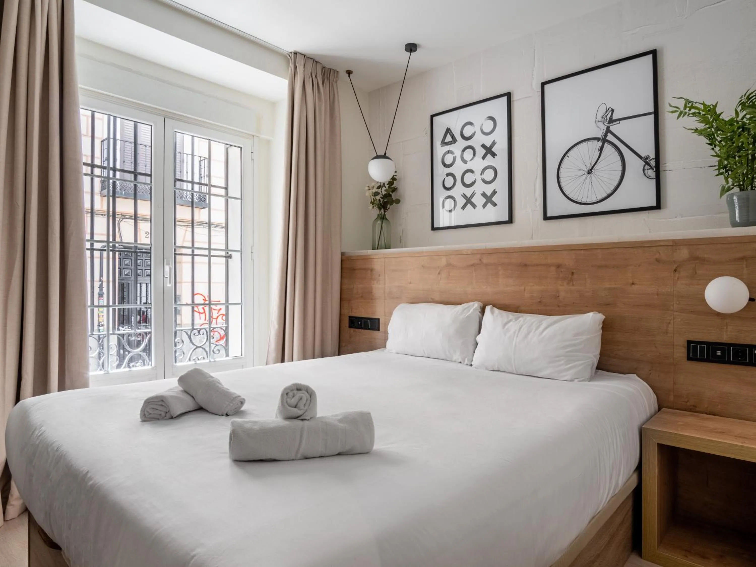 Studio M in Limehome Madrid Calle de la Madera - Digital Access