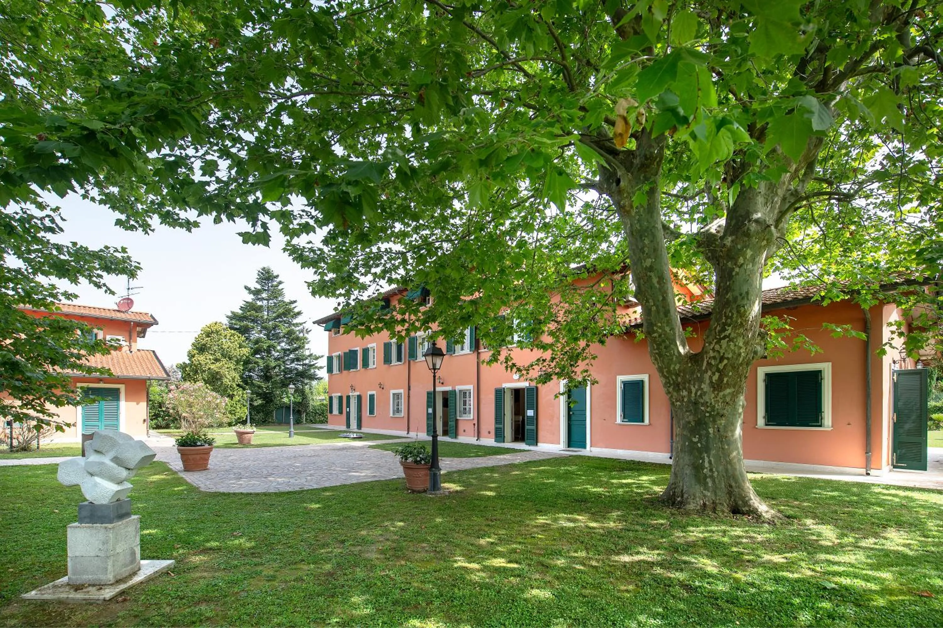 Facade/entrance in Relais Villa Isabel