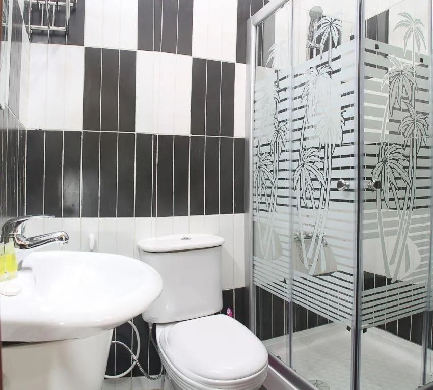 Bathroom in Golden Rose Hotel